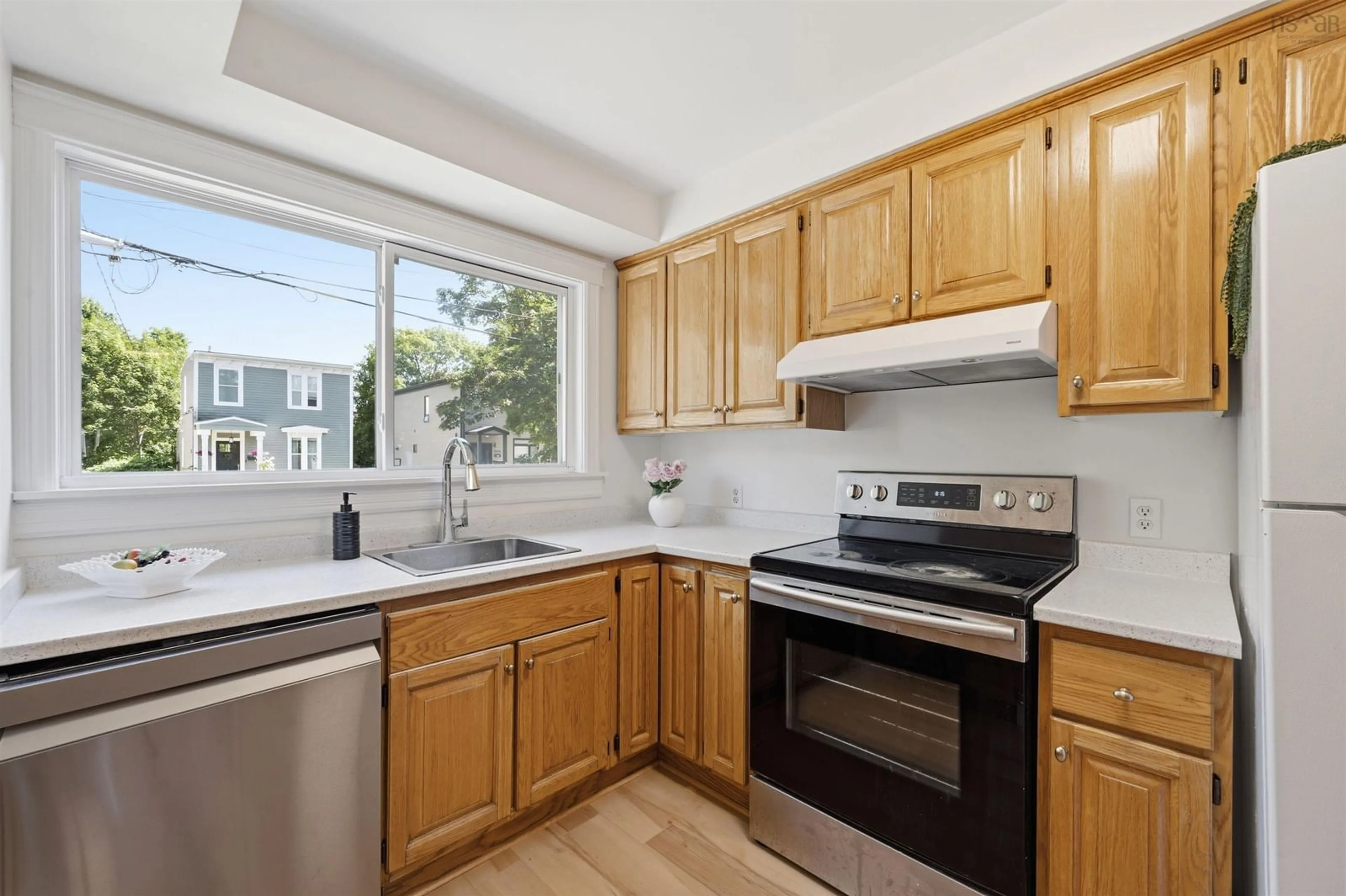 Standard kitchen, unknown for 5537 Atlantic Street St, South End Nova Scotia B3H 1G6