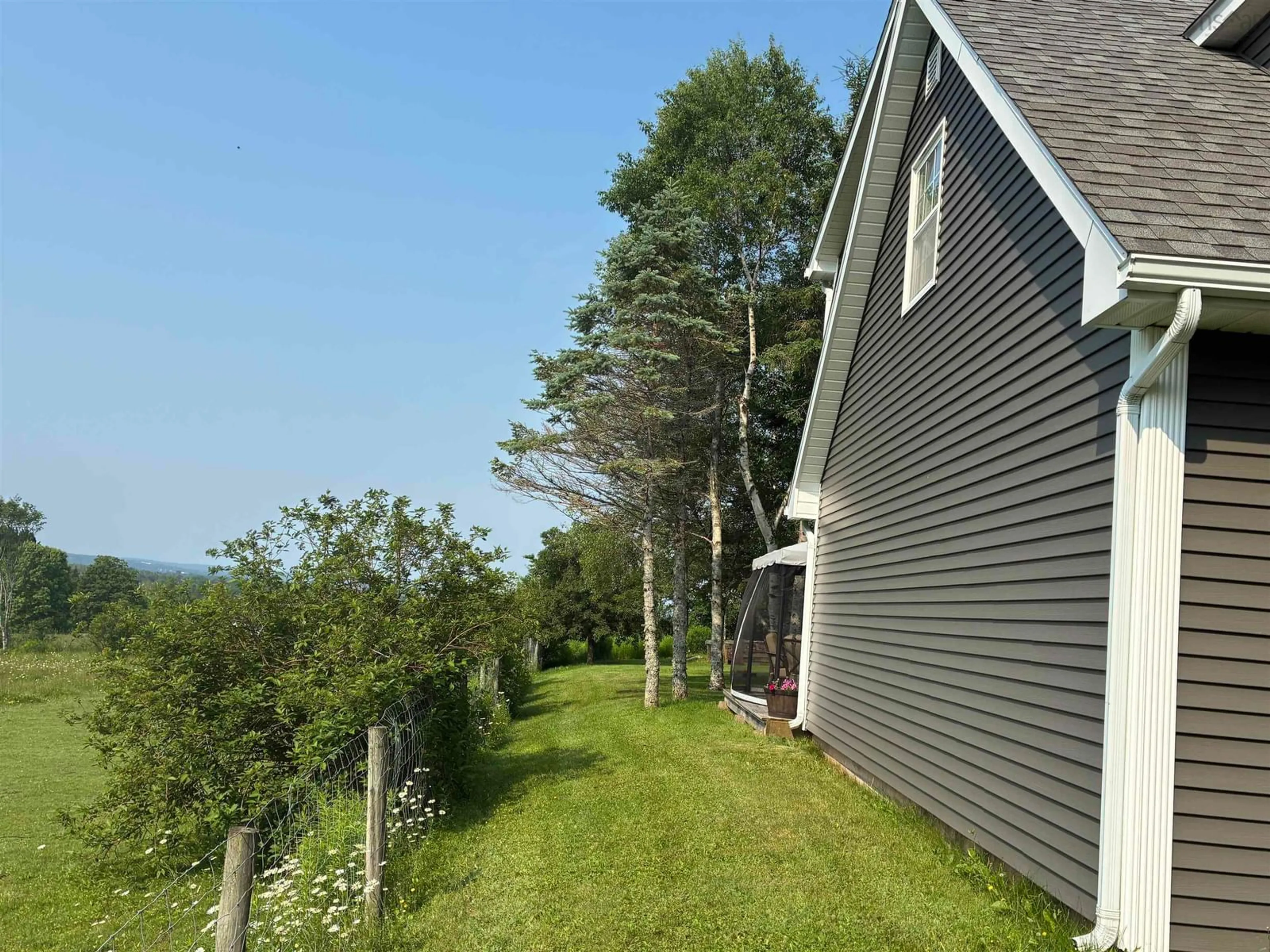 A pic from outside/outdoor area/front of a property/back of a property/a pic from drone, unknown for 21 Croweland Dr, East Mountain Nova Scotia B6L 2C4
