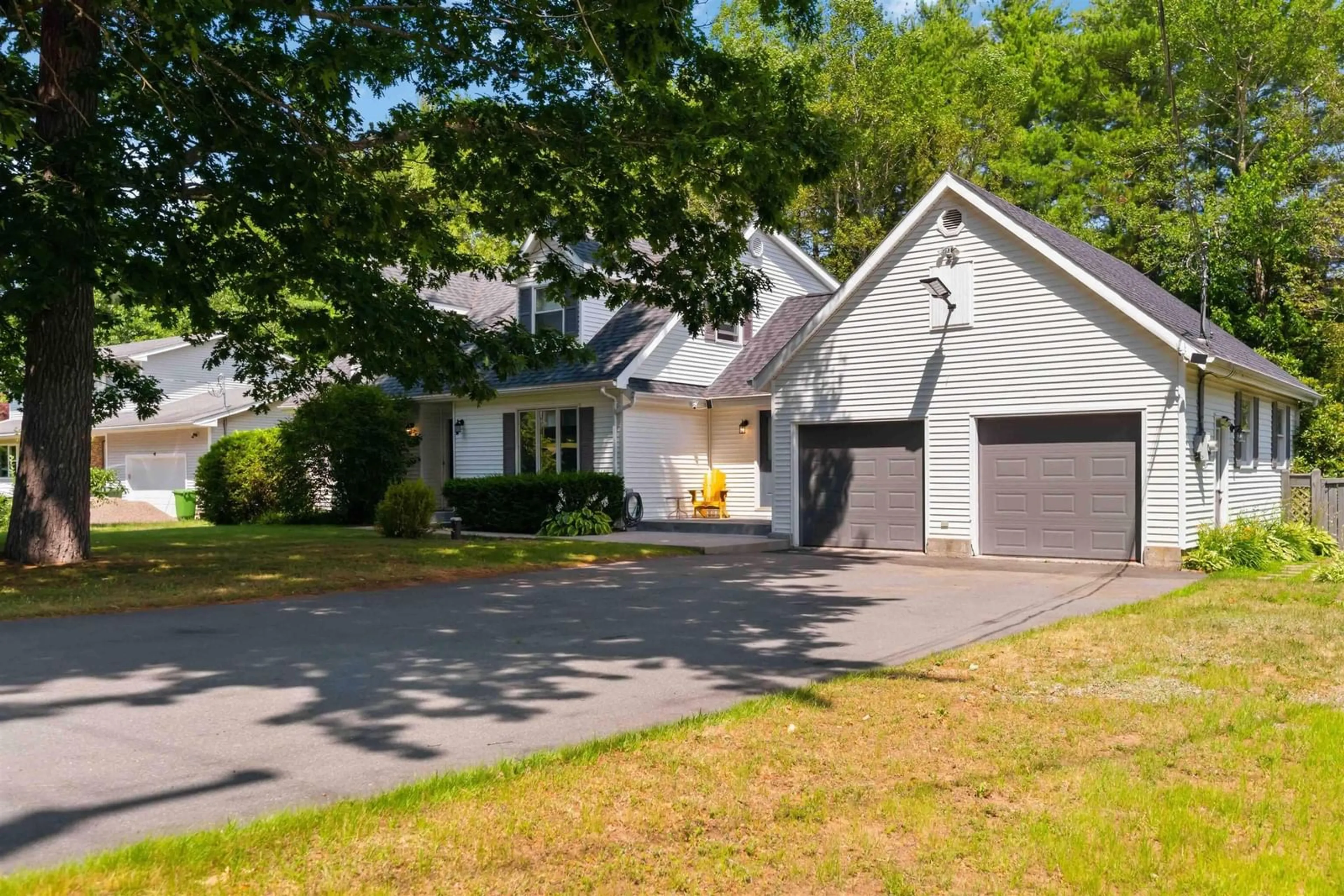 A pic from outside/outdoor area/front of a property/back of a property/a pic from drone, street for 1558 Meghan Dr, Coldbrook Nova Scotia B4R 1A1