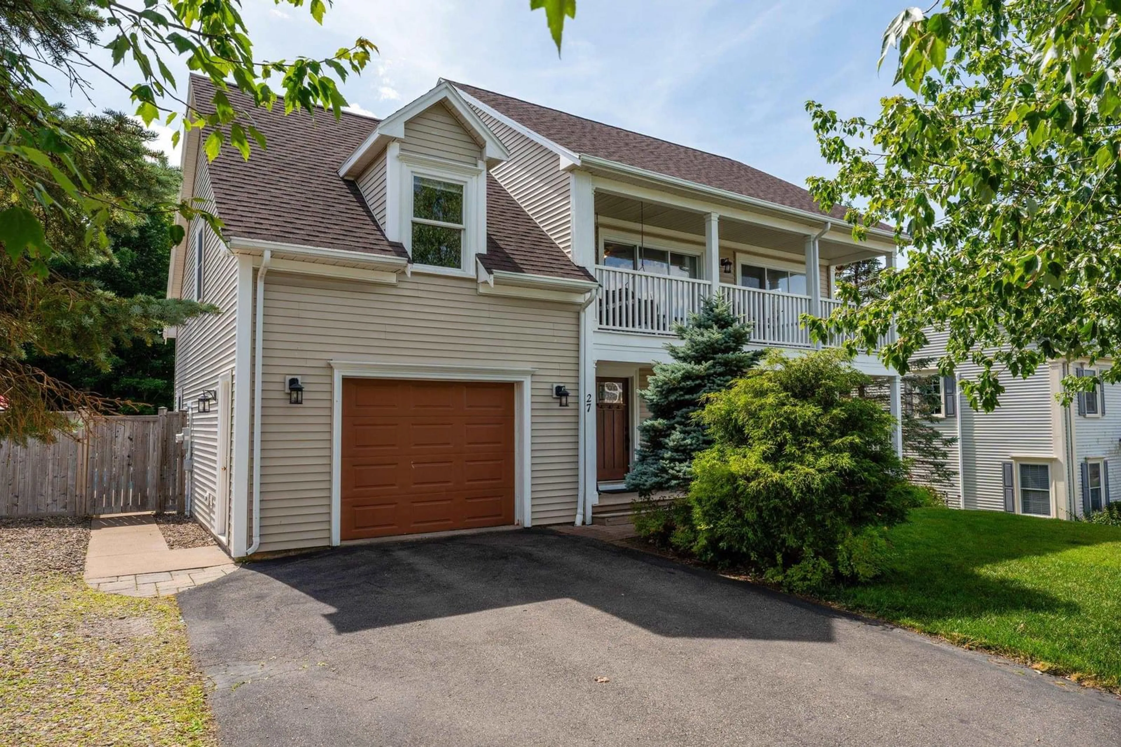 Home with vinyl exterior material, street for 27 Stirling Ave, Wolfville Nova Scotia B4P 2R2