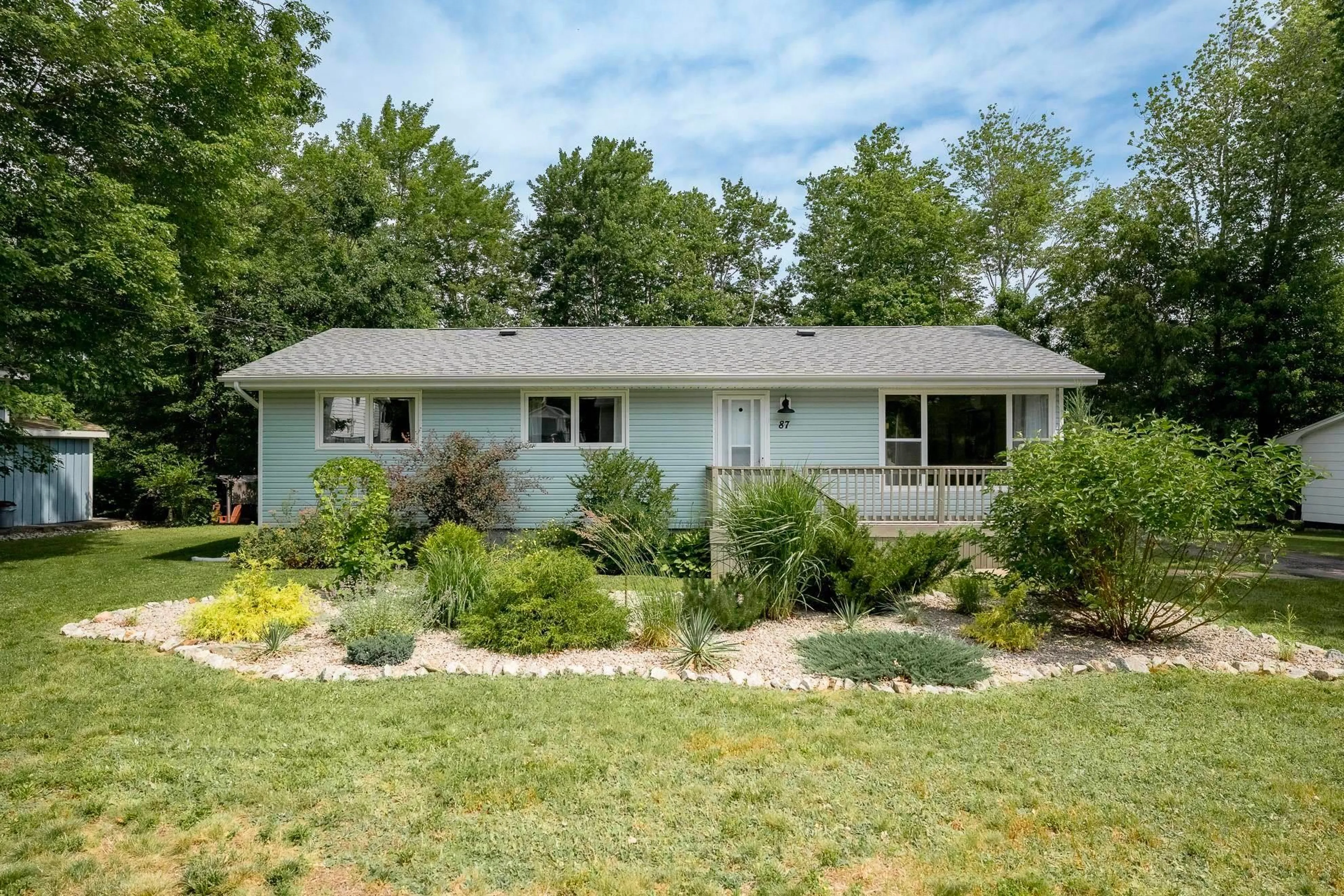 Home with vinyl exterior material, unknown for 87 Marlboro Dr, Bridgewater Nova Scotia B4V 2Y1