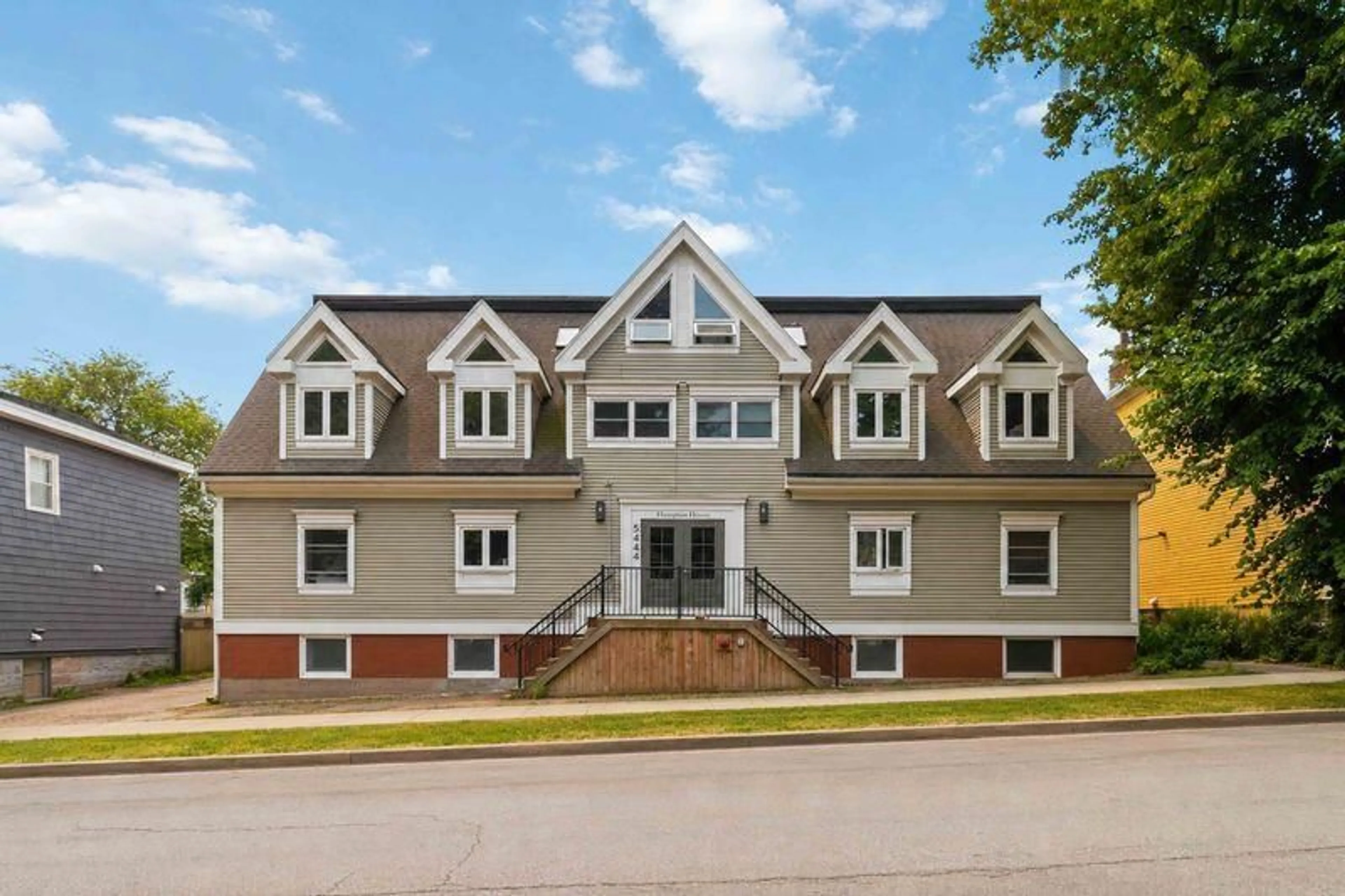 Home with vinyl exterior material, unknown for 5444 Victoria Rd #12, Halifax Peninsula Nova Scotia B3H 1M5