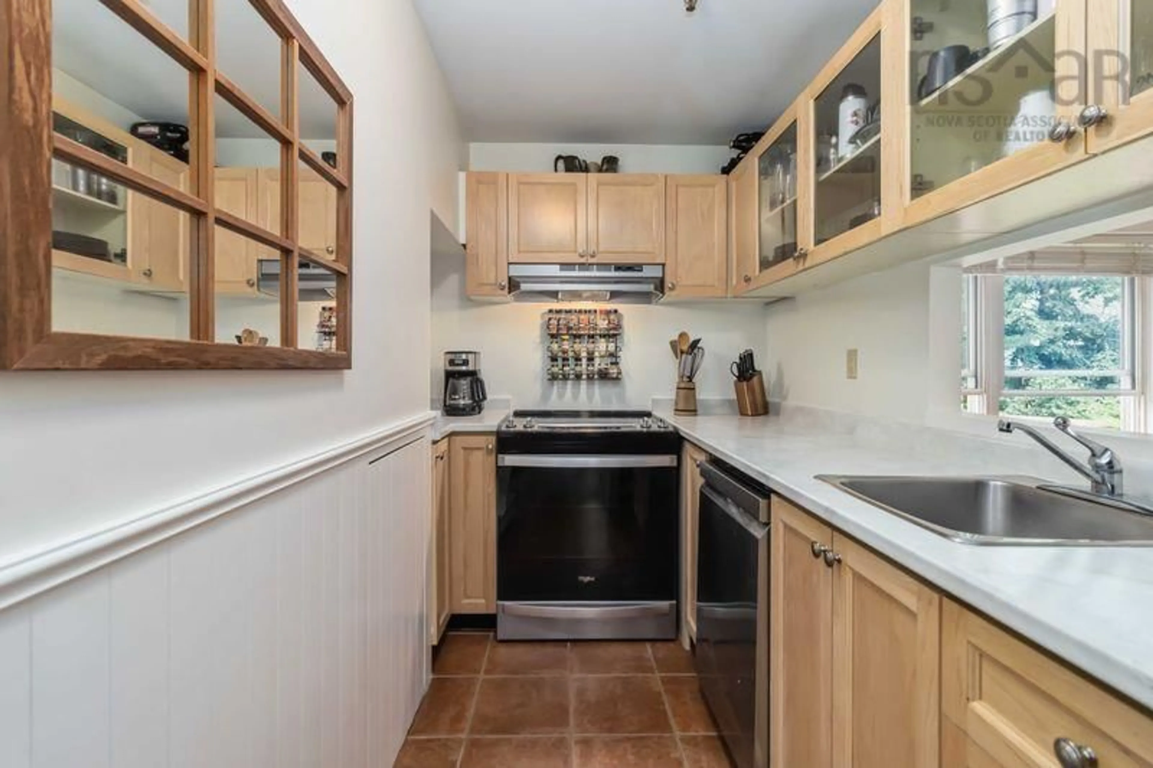 Standard kitchen, unknown for 5444 Victoria Rd #12, Halifax Peninsula Nova Scotia B3H 1M5