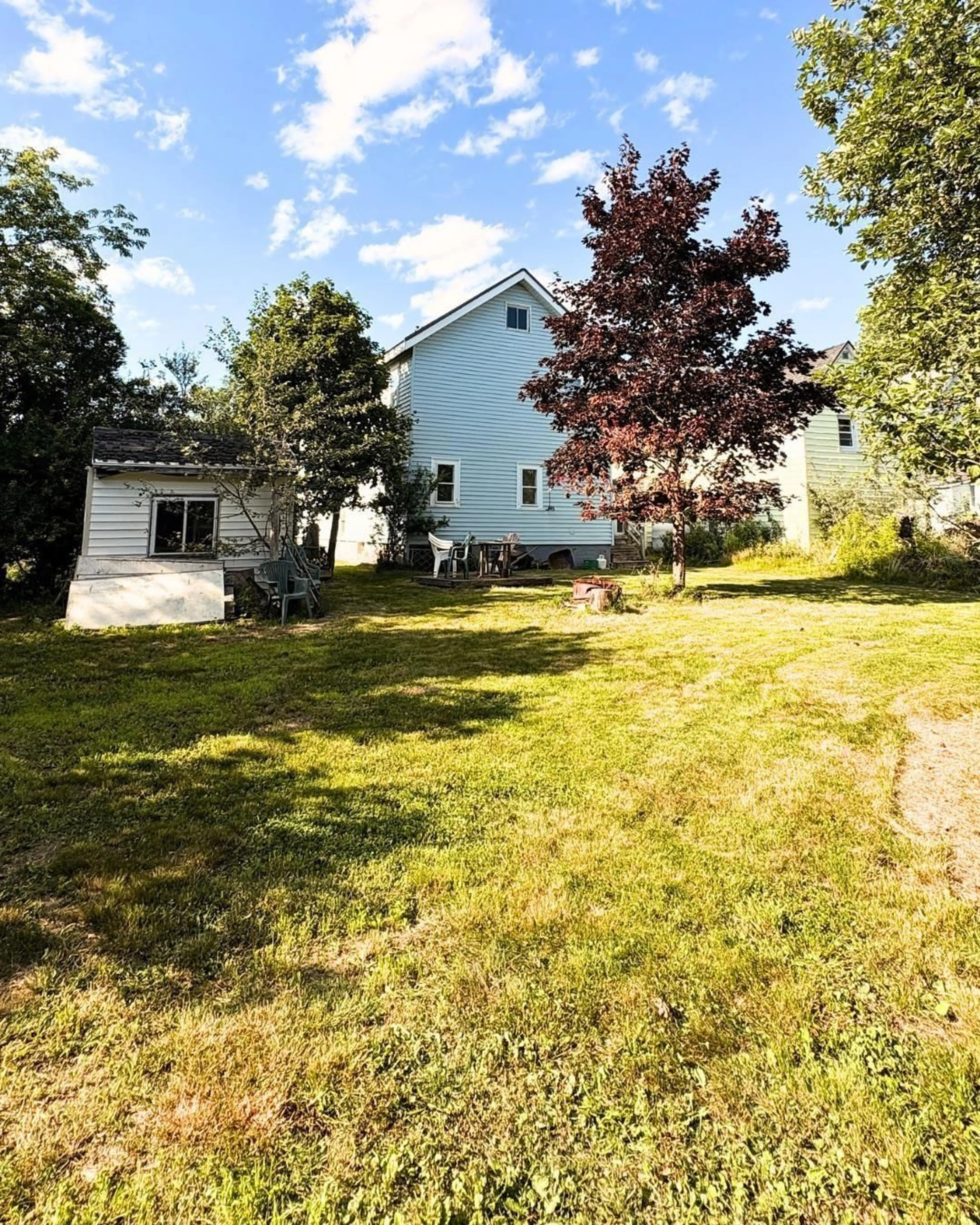 A pic from outside/outdoor area/front of a property/back of a property/a pic from drone, street for 1170 Prince St, Truro Nova Scotia B2N 1J2