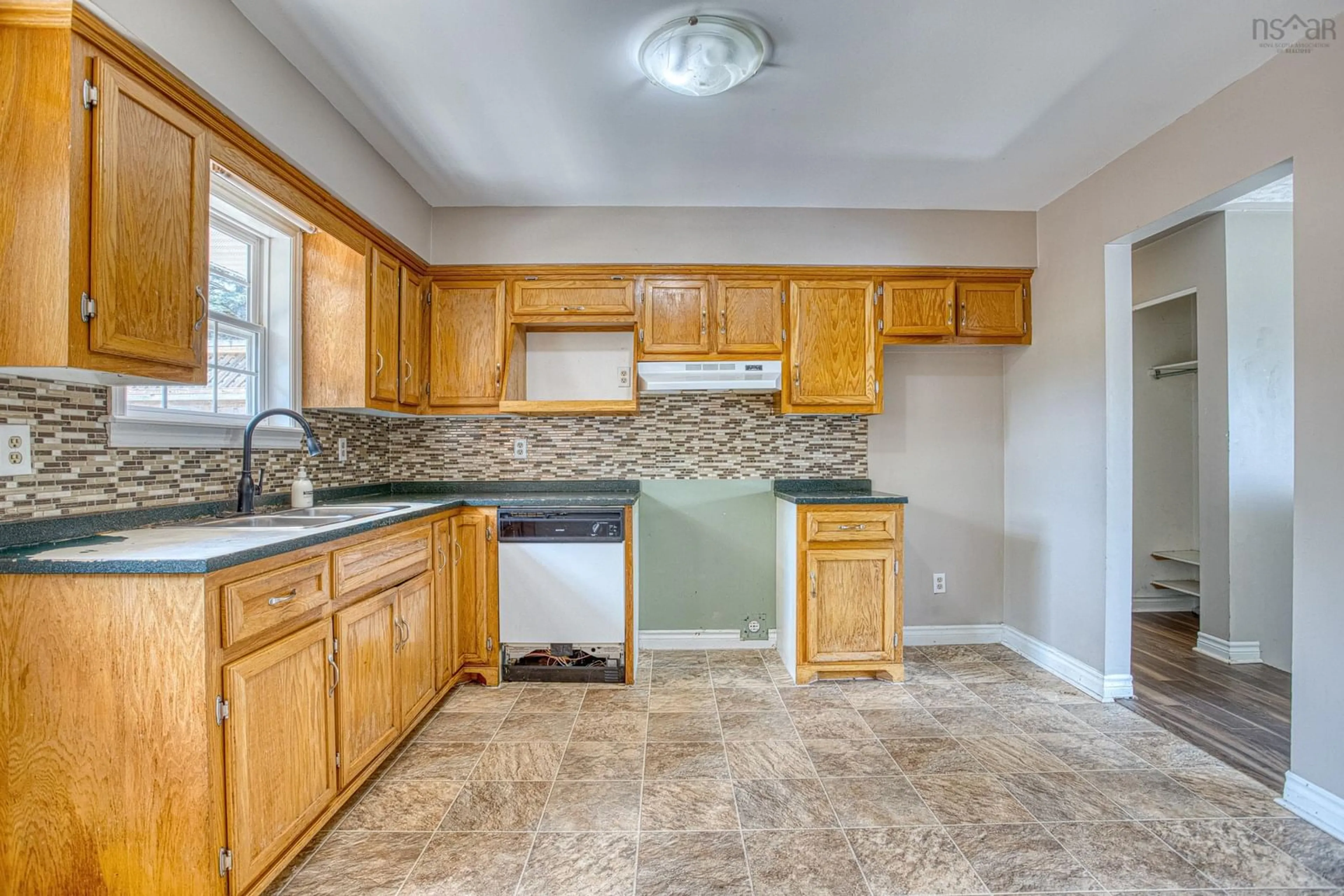 Standard kitchen, ceramic/tile floor for 88 Wynn Castle Dr, Lower Sackville Nova Scotia B4E 2R6