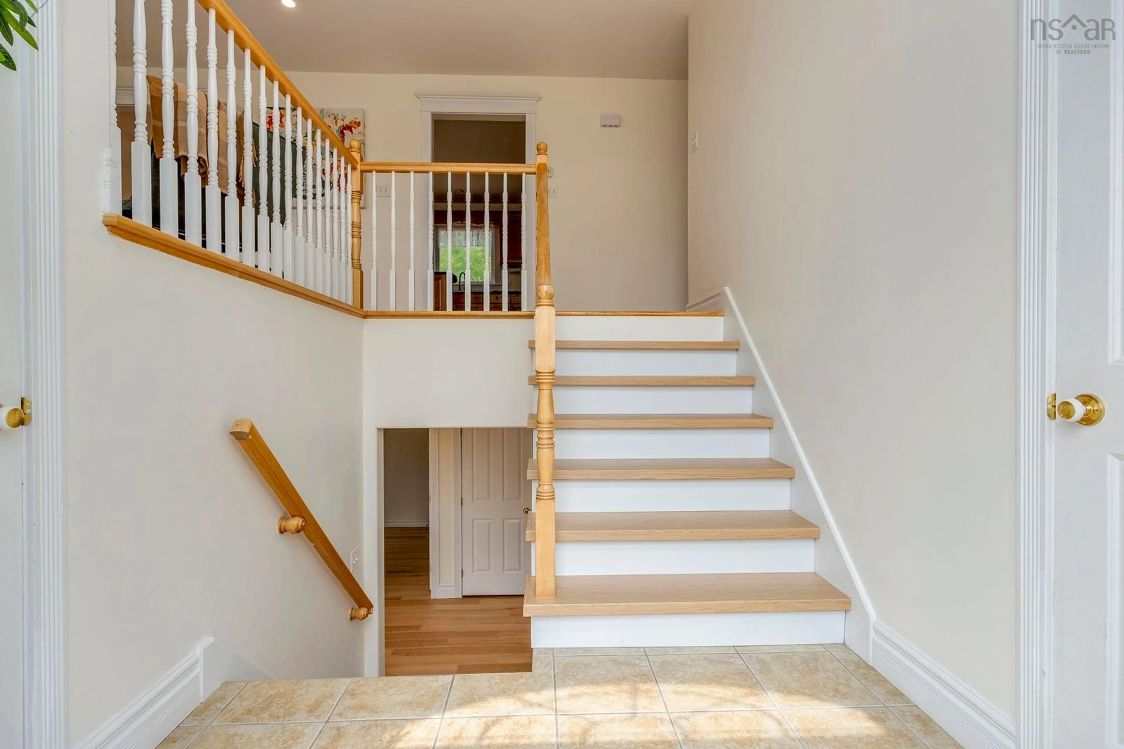 Stairs for 46 Larrigan Dr, Middle Sackville Nova Scotia B4E 2X8
