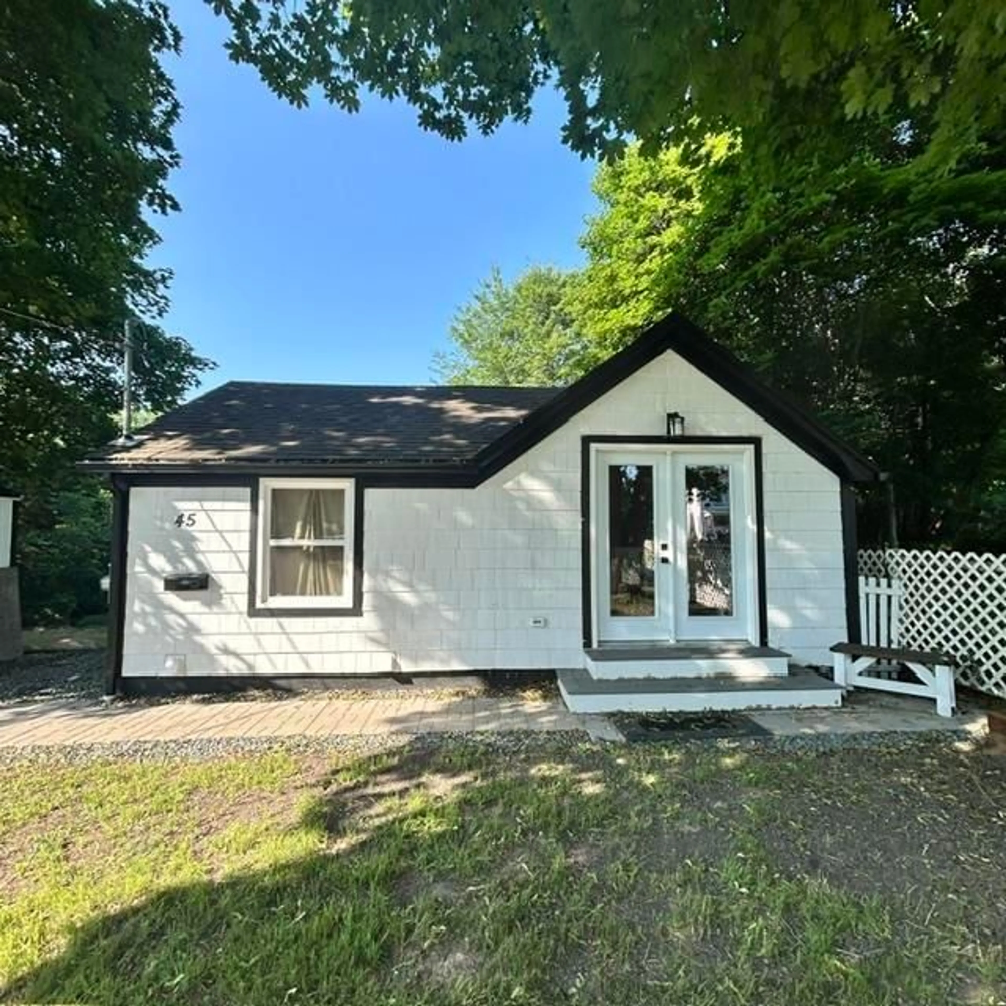 Unknown for 45 St. Phillips St, Bridgewater Nova Scotia B4V 1W4