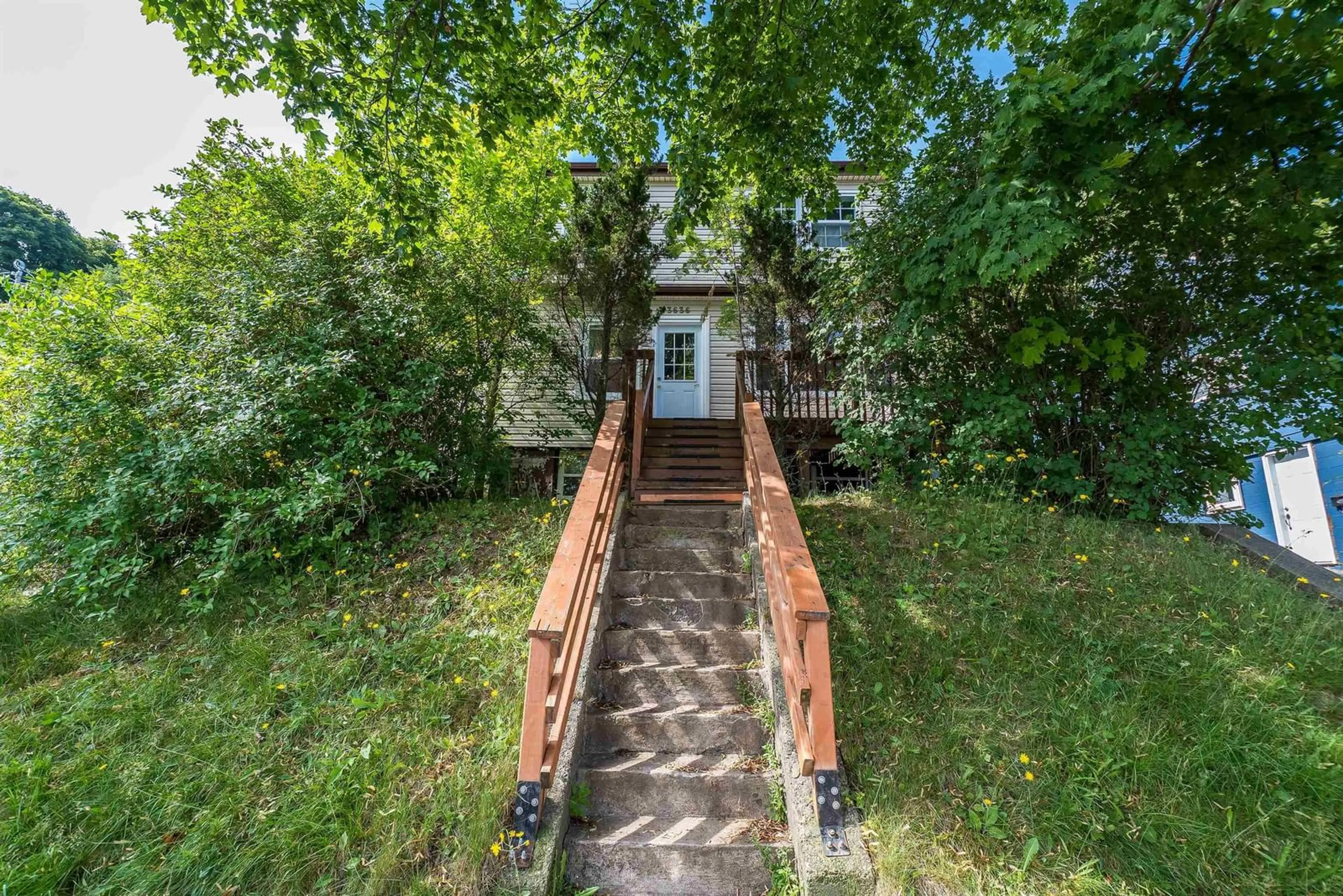 Stairs for 3636 Lynch, Halifax Peninsula Nova Scotia B3K 3I2