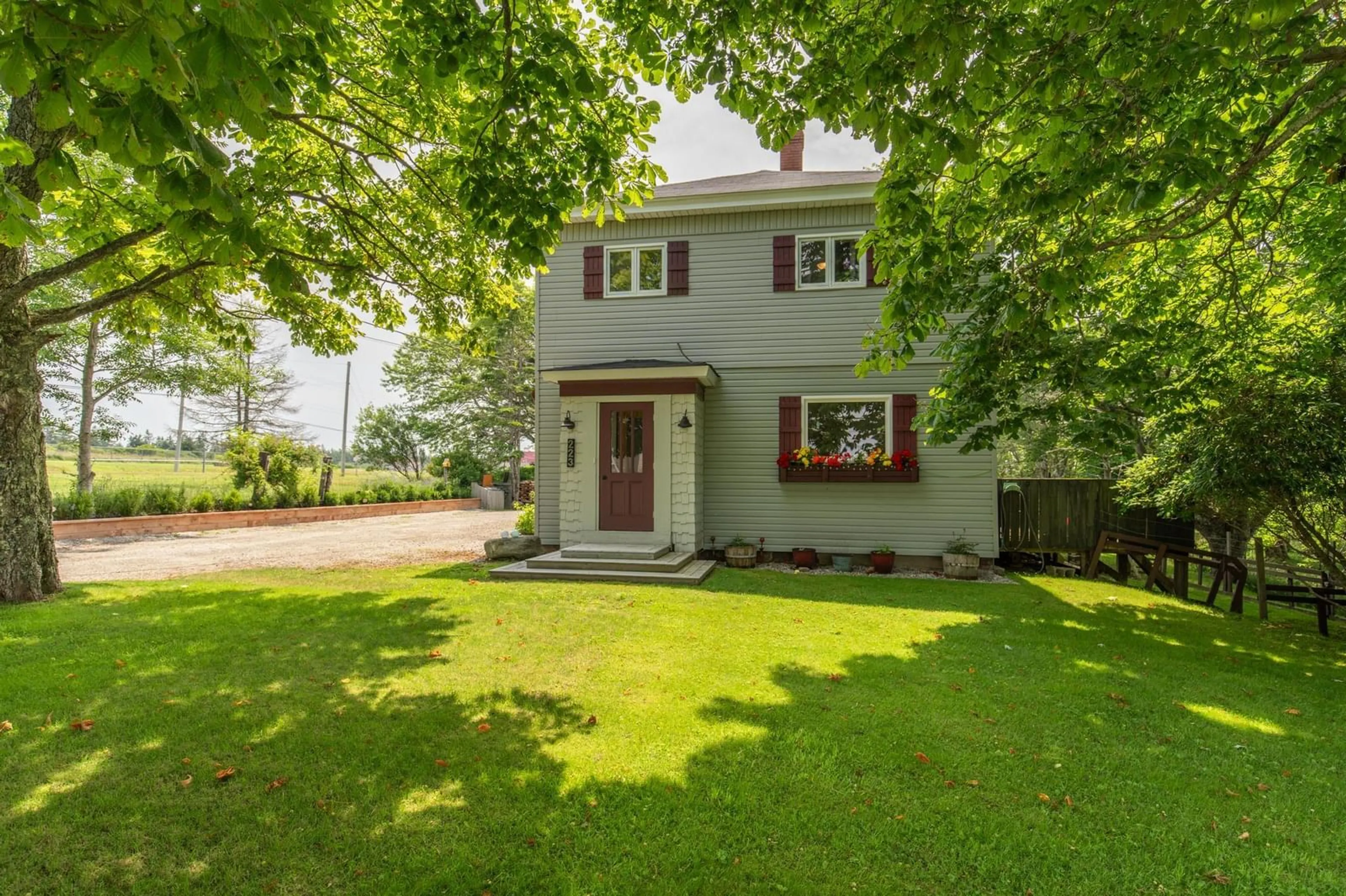 Home with vinyl exterior material, street for 223-225 Forest St, Yarmouth Nova Scotia B5A 5H4