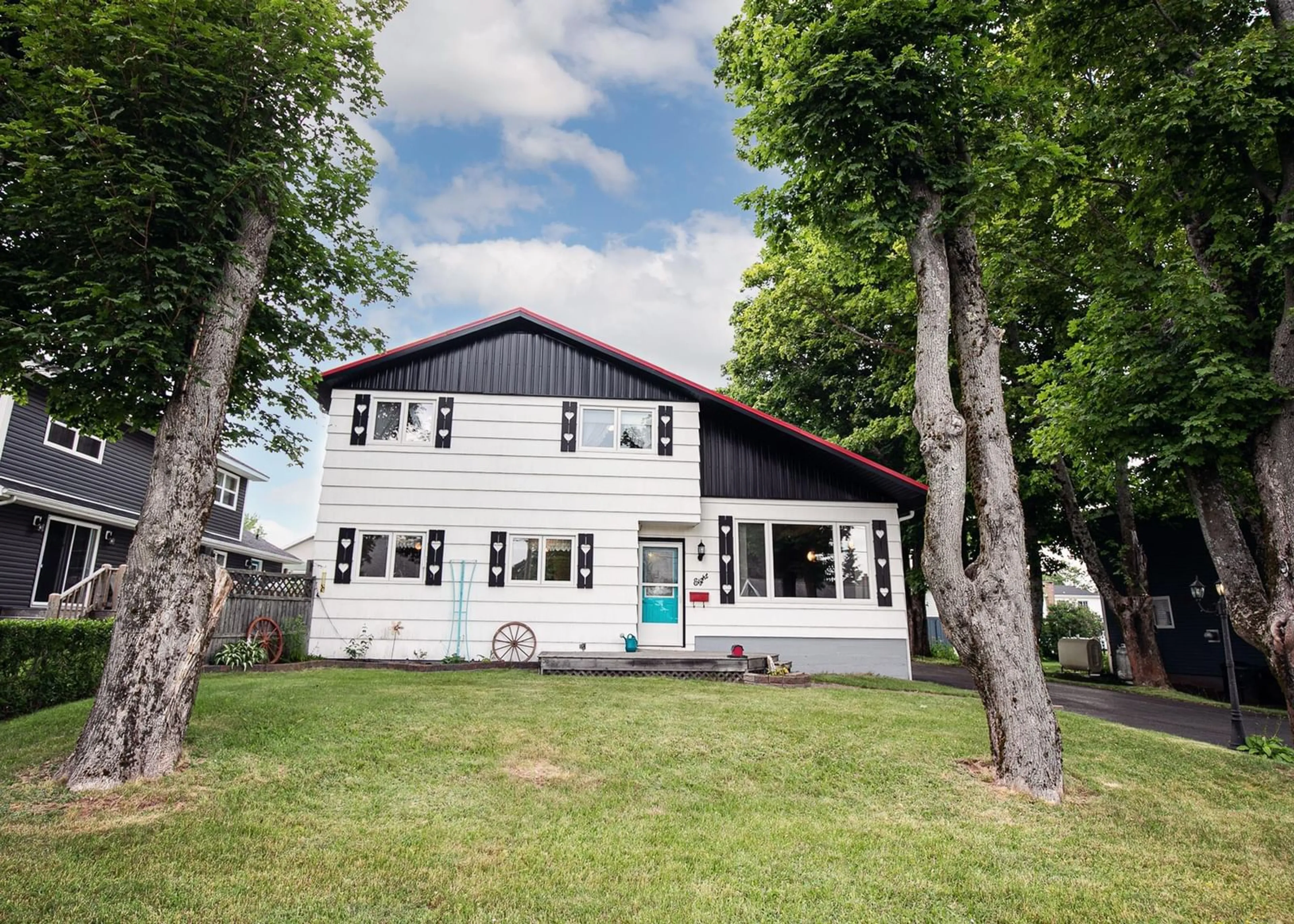 A pic from outside/outdoor area/front of a property/back of a property/a pic from drone, unknown for 8 Allison Ave, Amherst Nova Scotia B4H 3V4