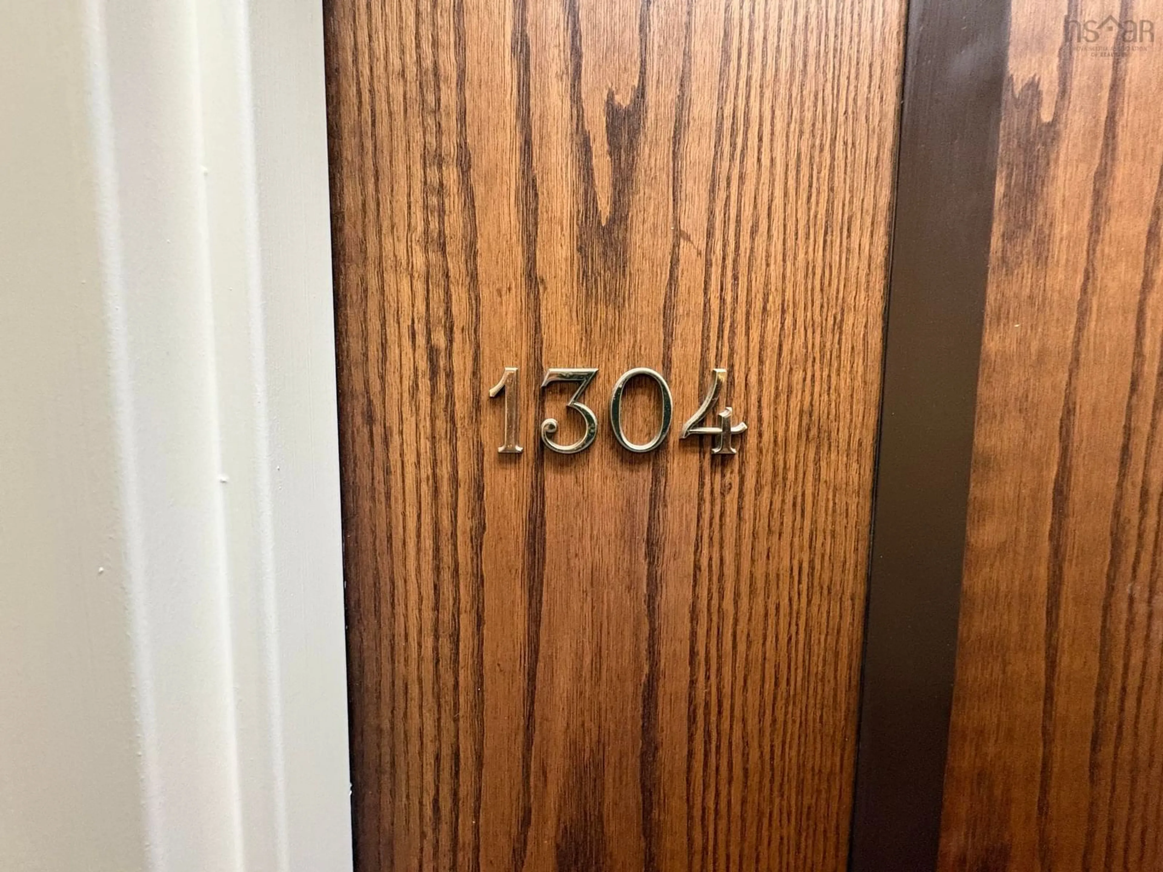 Indoor entryway for 1470 Summer St, Halifax Nova Scotia B3H 3A3