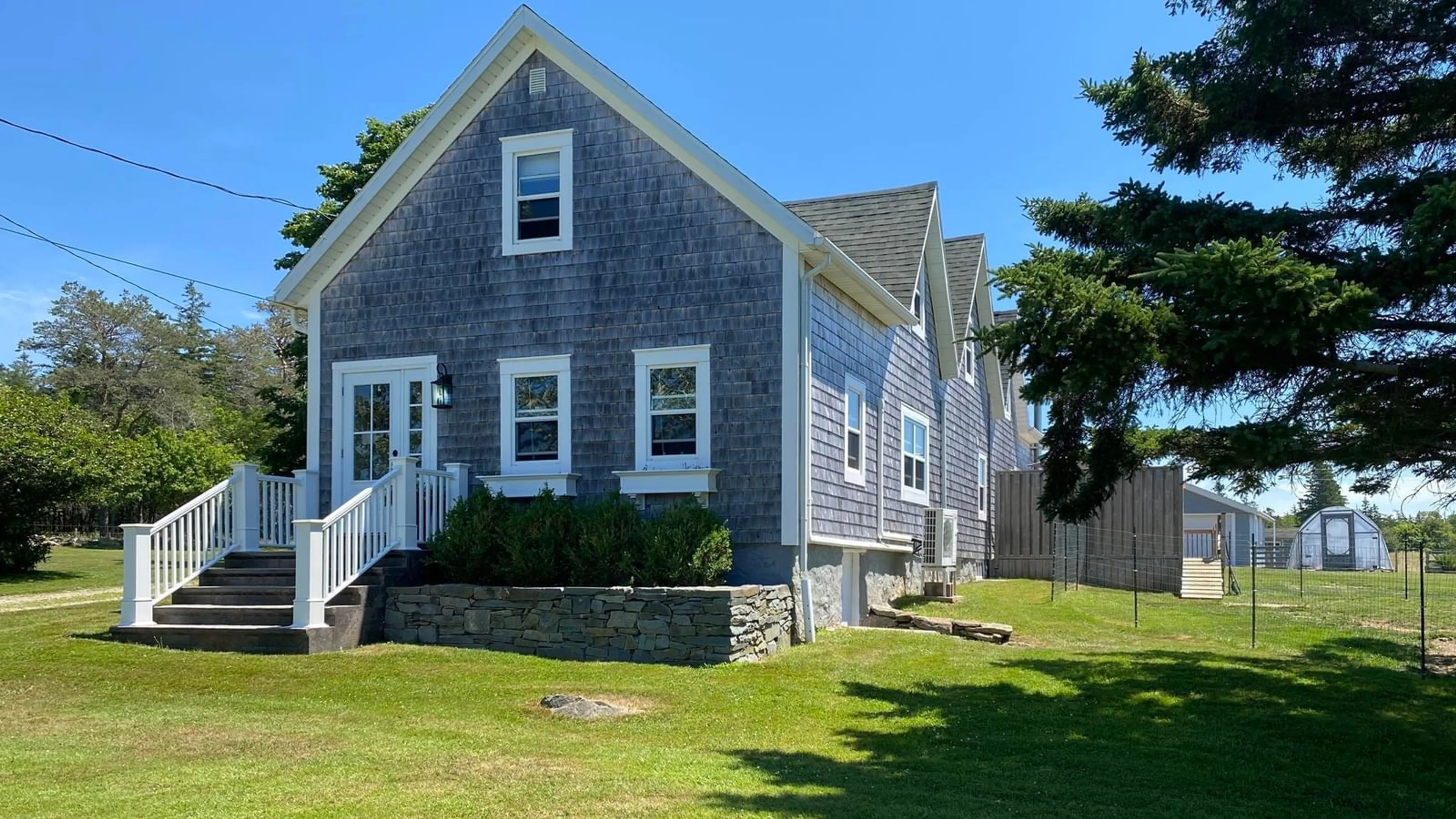 A pic from outside/outdoor area/front of a property/back of a property/a pic from drone, street for 718 Small Gains Rd, Brooklyn Nova Scotia B5A 4A8