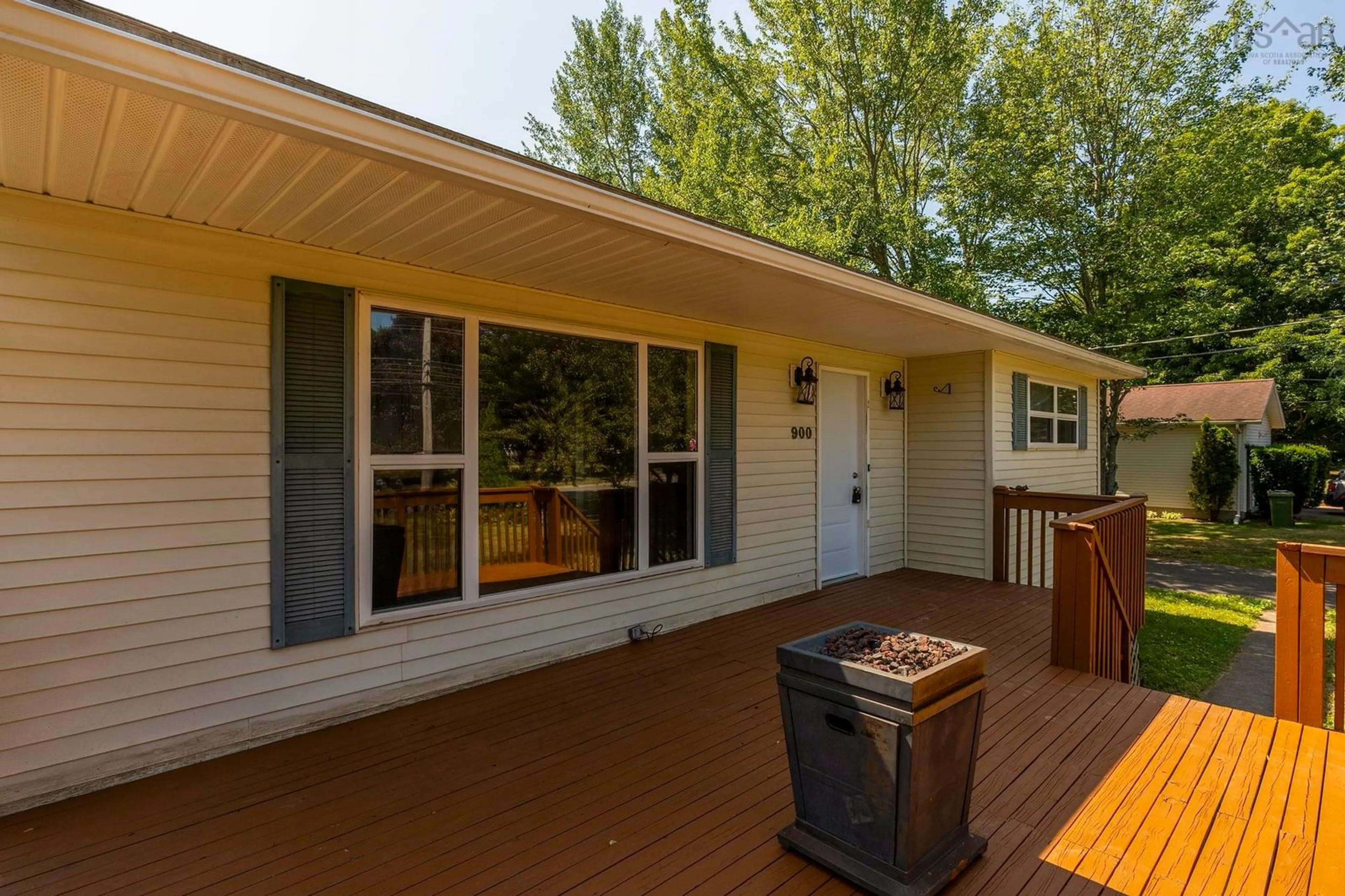 Home with vinyl exterior material, unknown for 900 Main St, Kingston Nova Scotia B0P 1R0