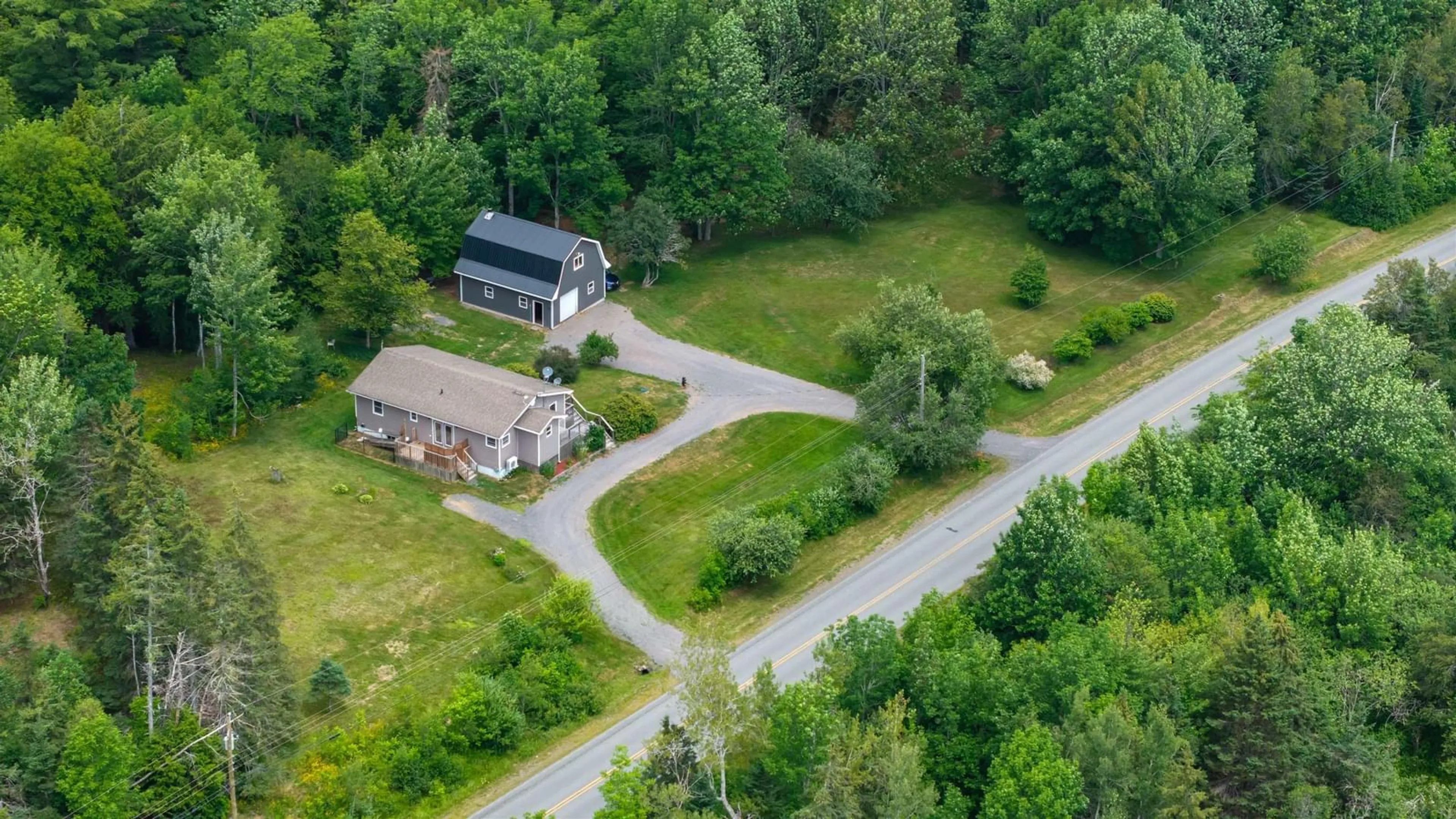 A pic from outside/outdoor area/front of a property/back of a property/a pic from drone, street for 1781 Montreal Rd, Rocklin Nova Scotia B0K 2A0