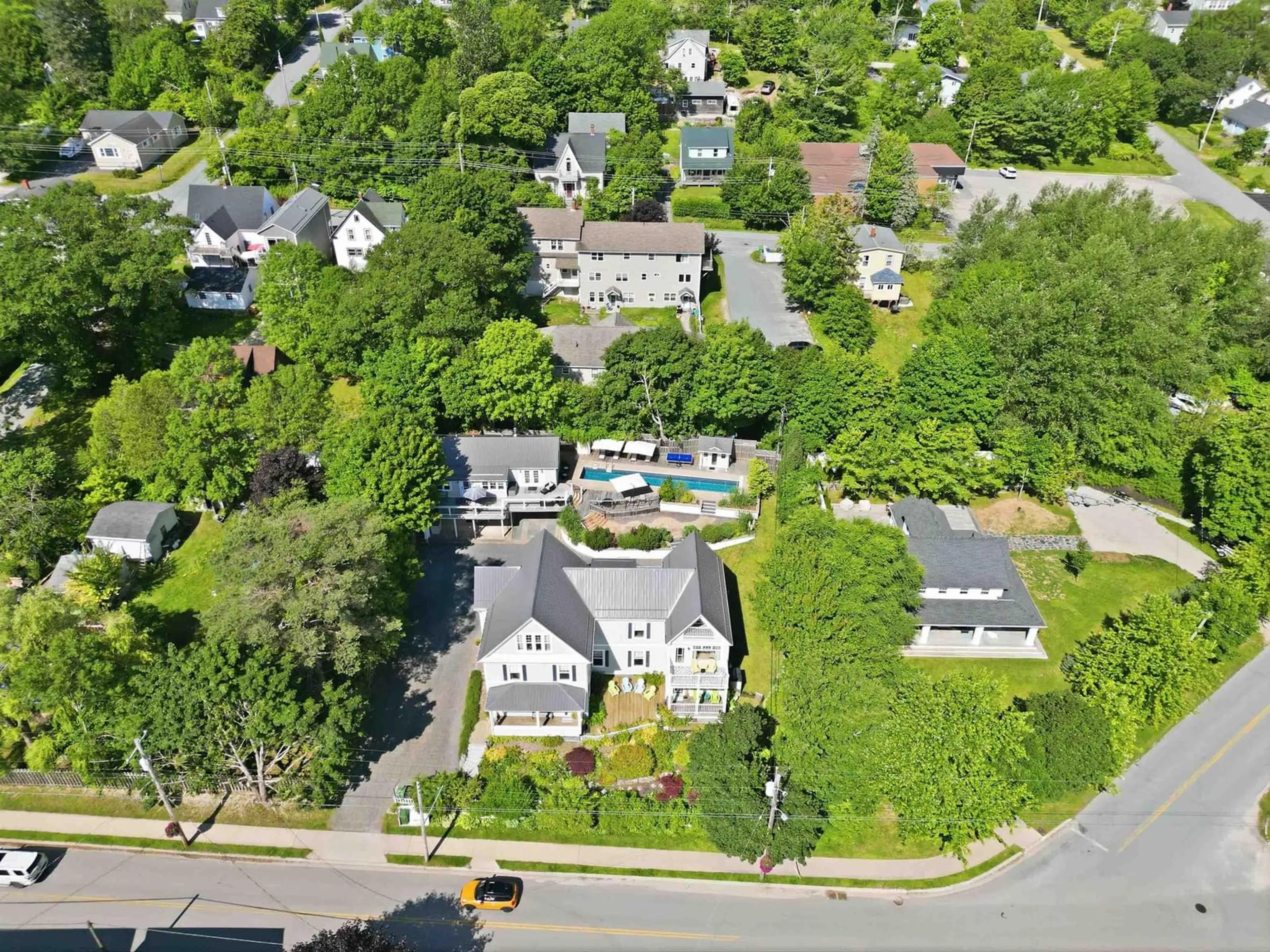 A pic from outside/outdoor area/front of a property/back of a property/a pic from drone, street for 121 & 123 Duke St, Chester Nova Scotia B0J 1J0