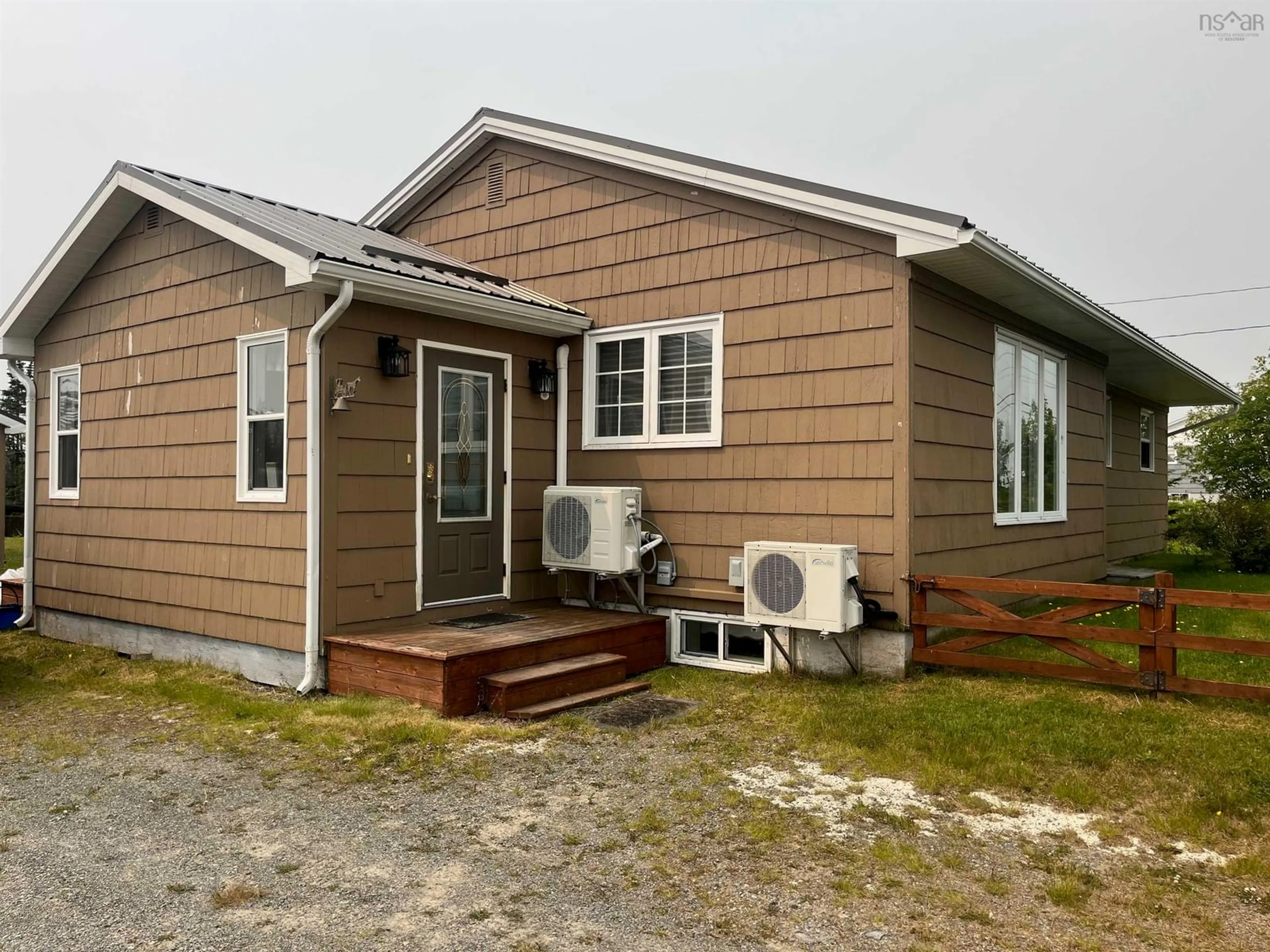 Home with vinyl exterior material, unknown for 4834 Highway 211, Port Bickerton Nova Scotia B0J 1A0