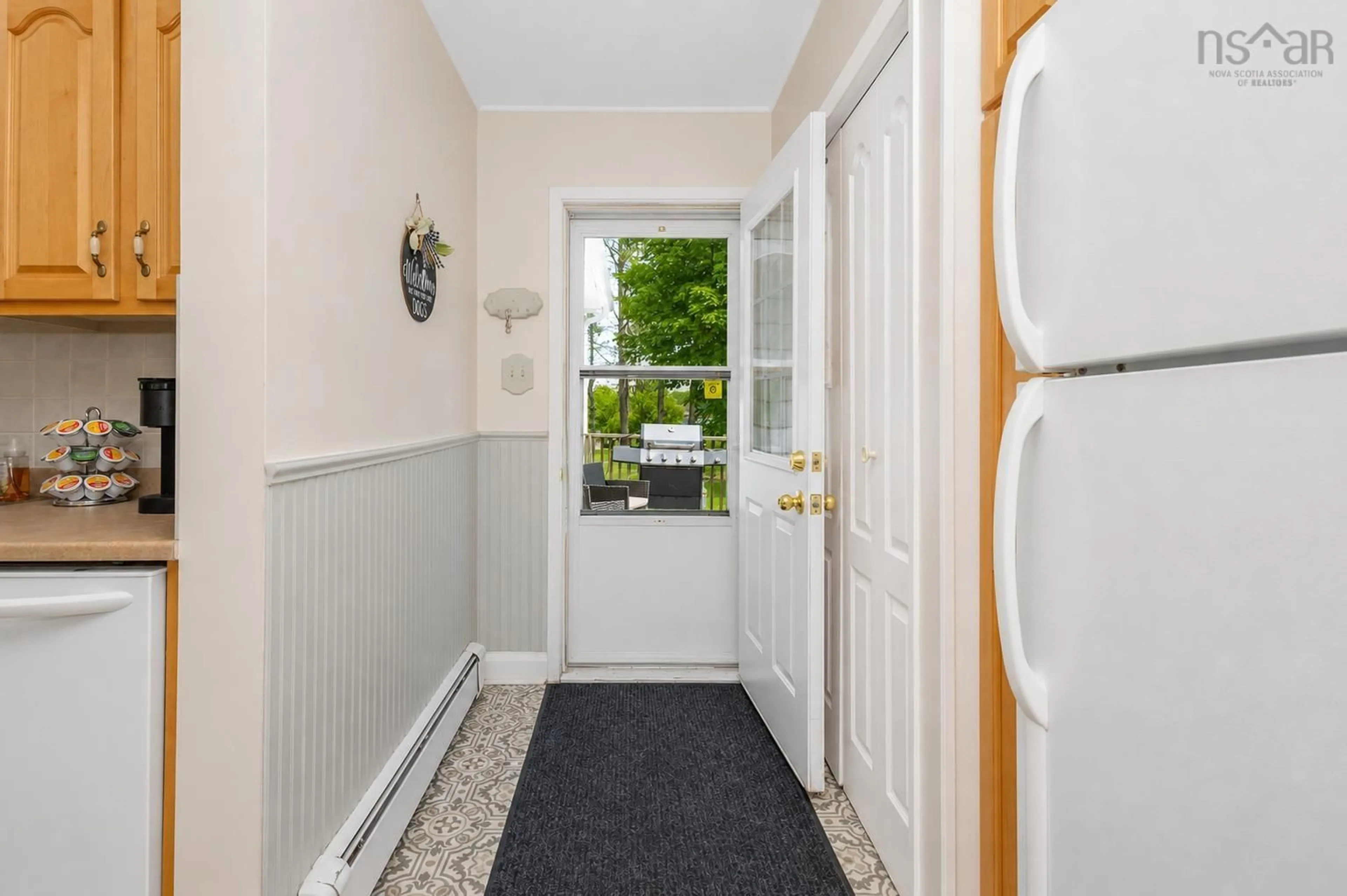Indoor entryway for 189 Macrae Ave, Sydney River Nova Scotia B1S 1M4