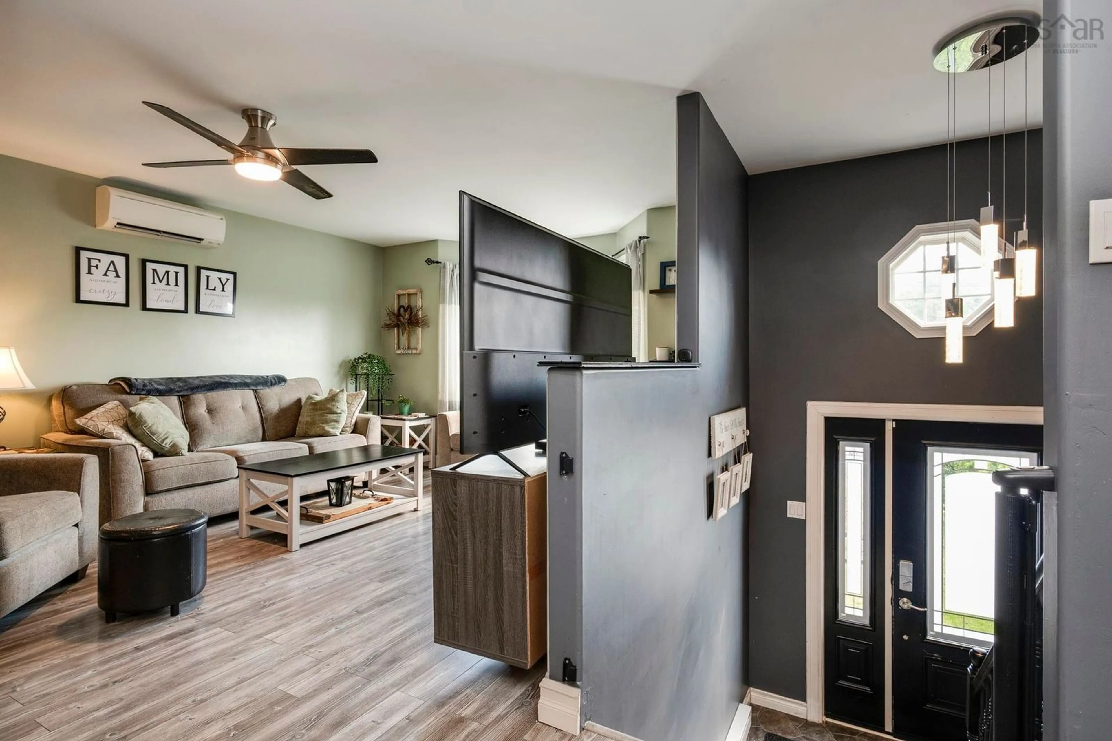 Indoor entryway for 156 Hemlock Dr, Elmsdale Nova Scotia B2S 1C2