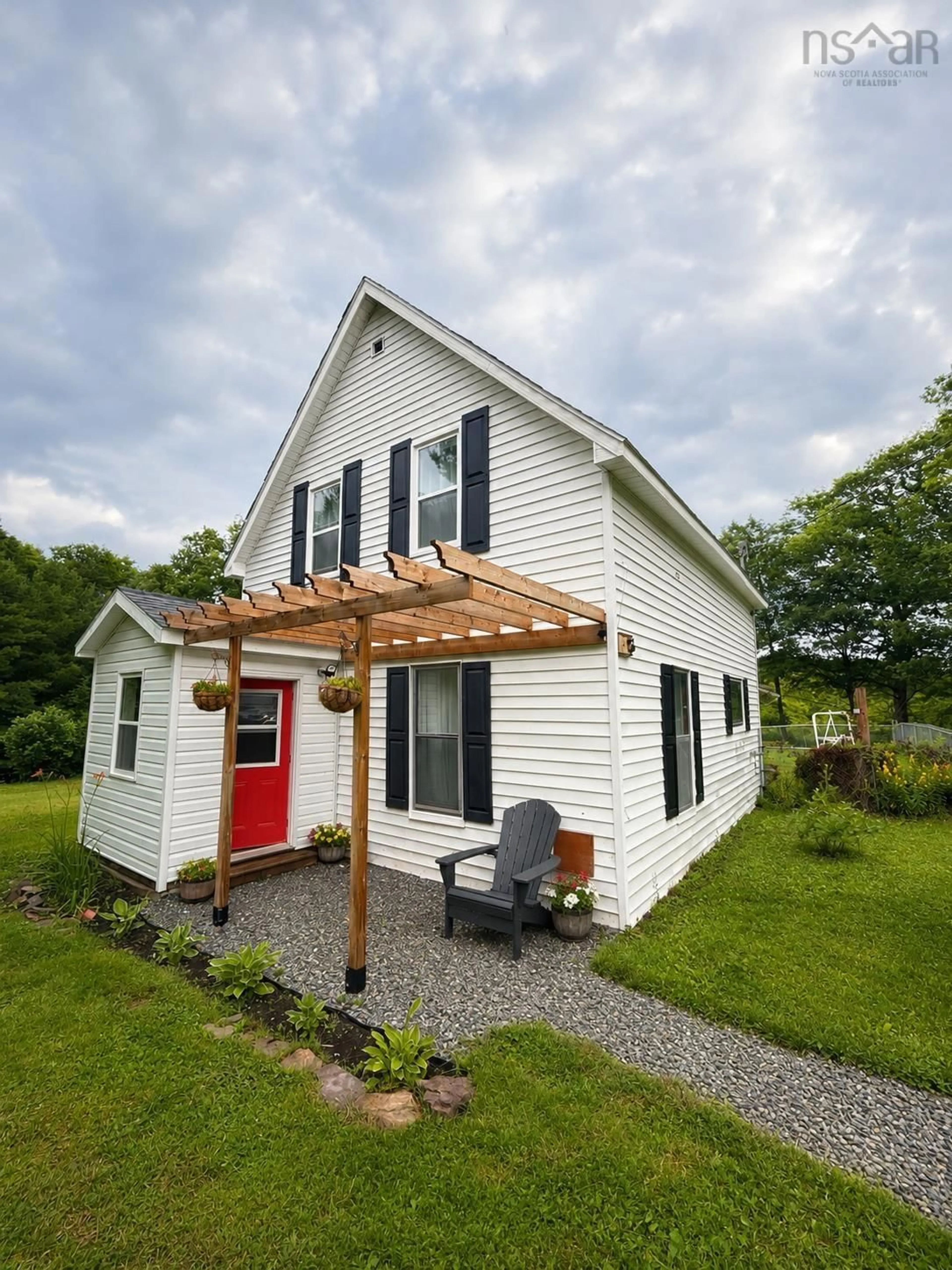 Home with vinyl exterior material, building for 14 River St, Eureka Nova Scotia B0K 1B0