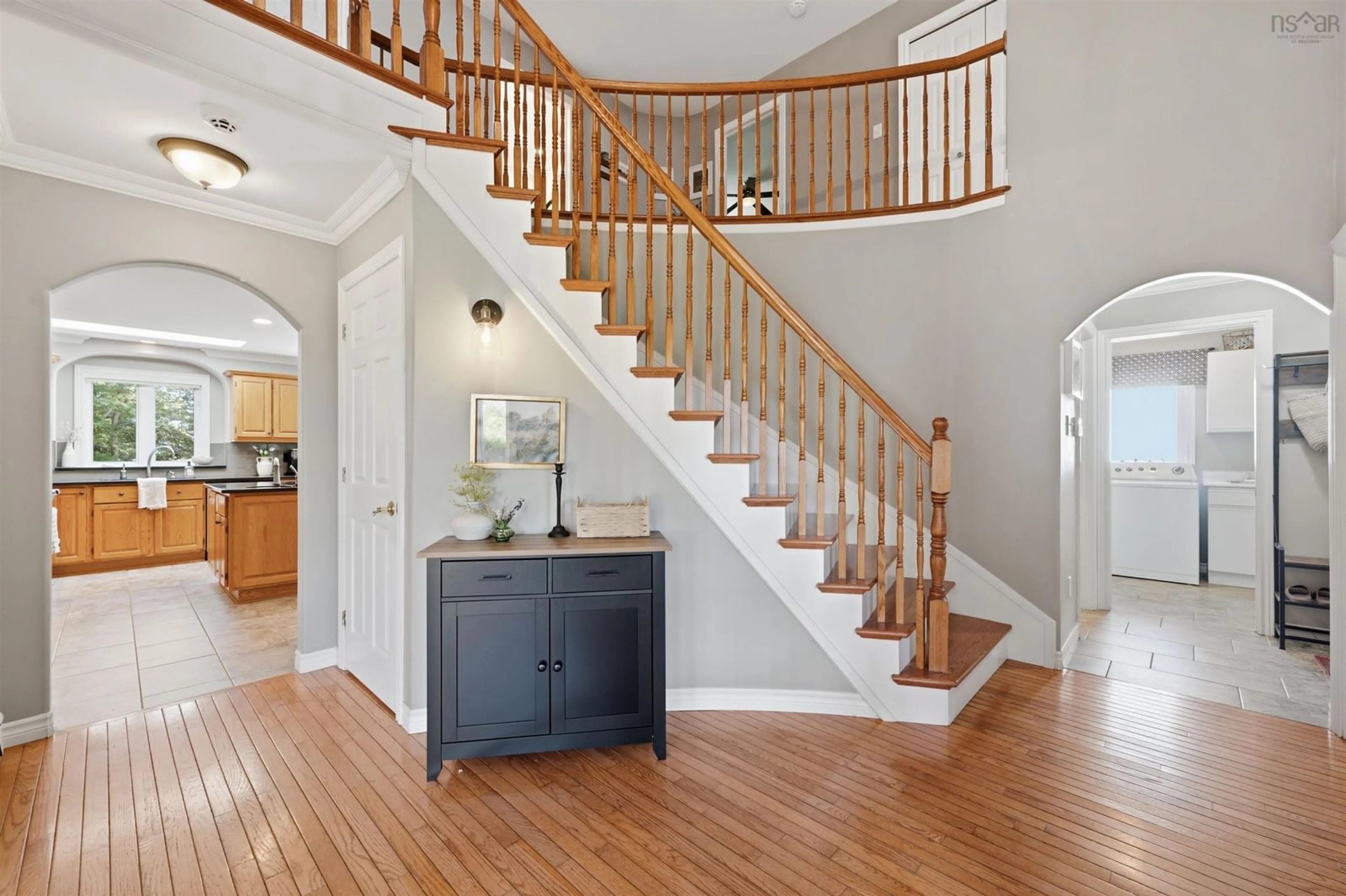 Indoor entryway for 28 Rockhaven Crt, Cole Harbour Nova Scotia B2V 2W3