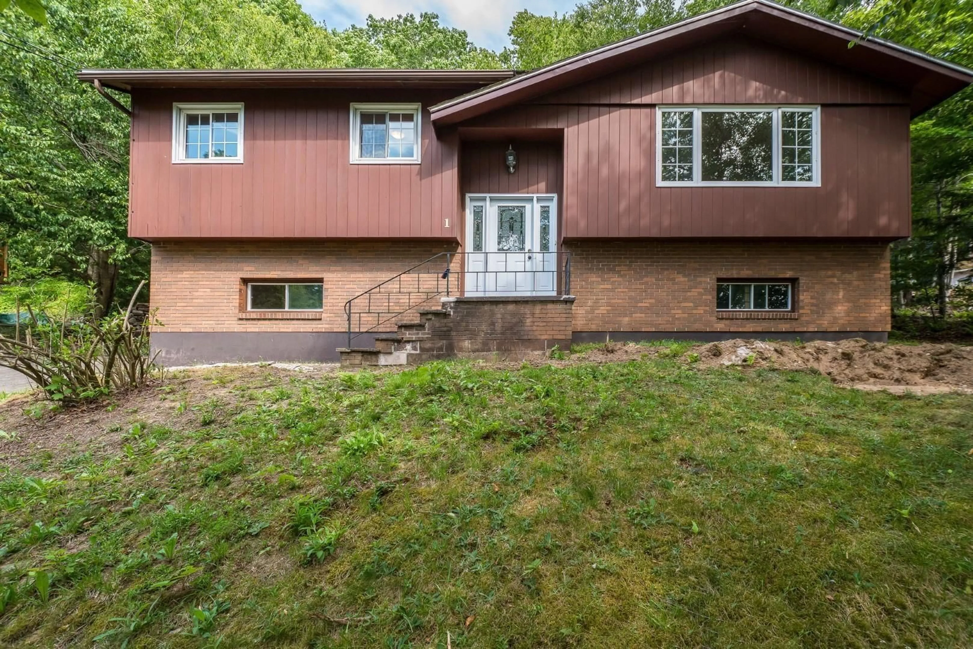 Home with vinyl exterior material, unknown for 1 Silverside Dr, Waverley Nova Scotia B2R 1B9