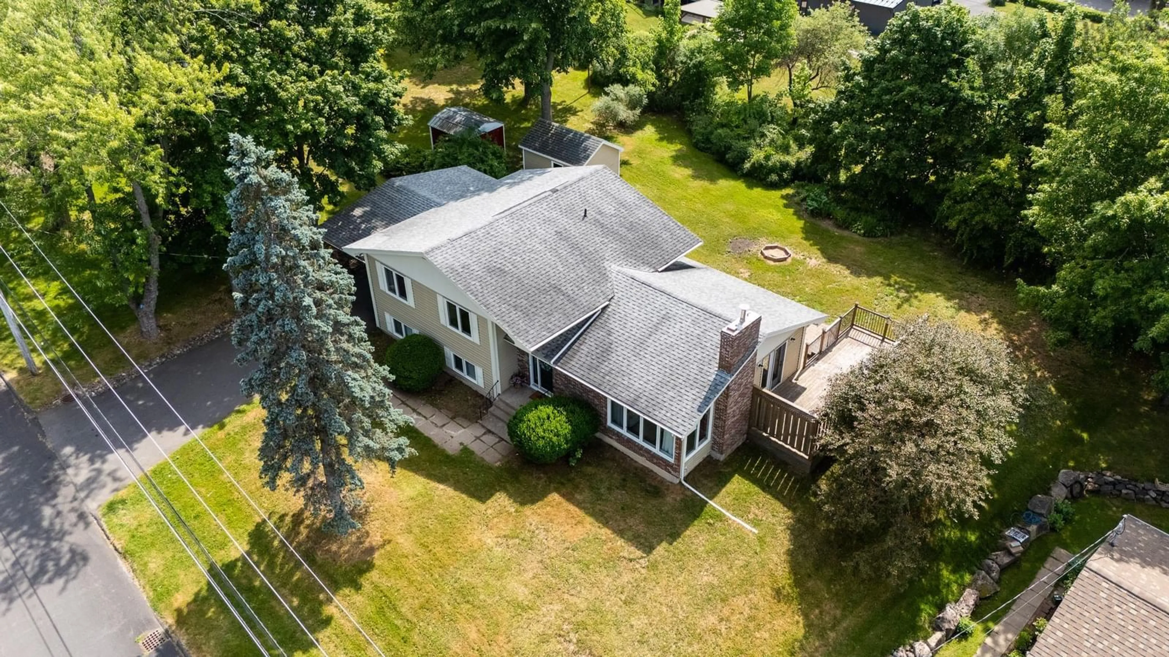 A pic from outside/outdoor area/front of a property/back of a property/a pic from drone, building for 20 Grandview Dr, Wolfville Nova Scotia B4P 1W4