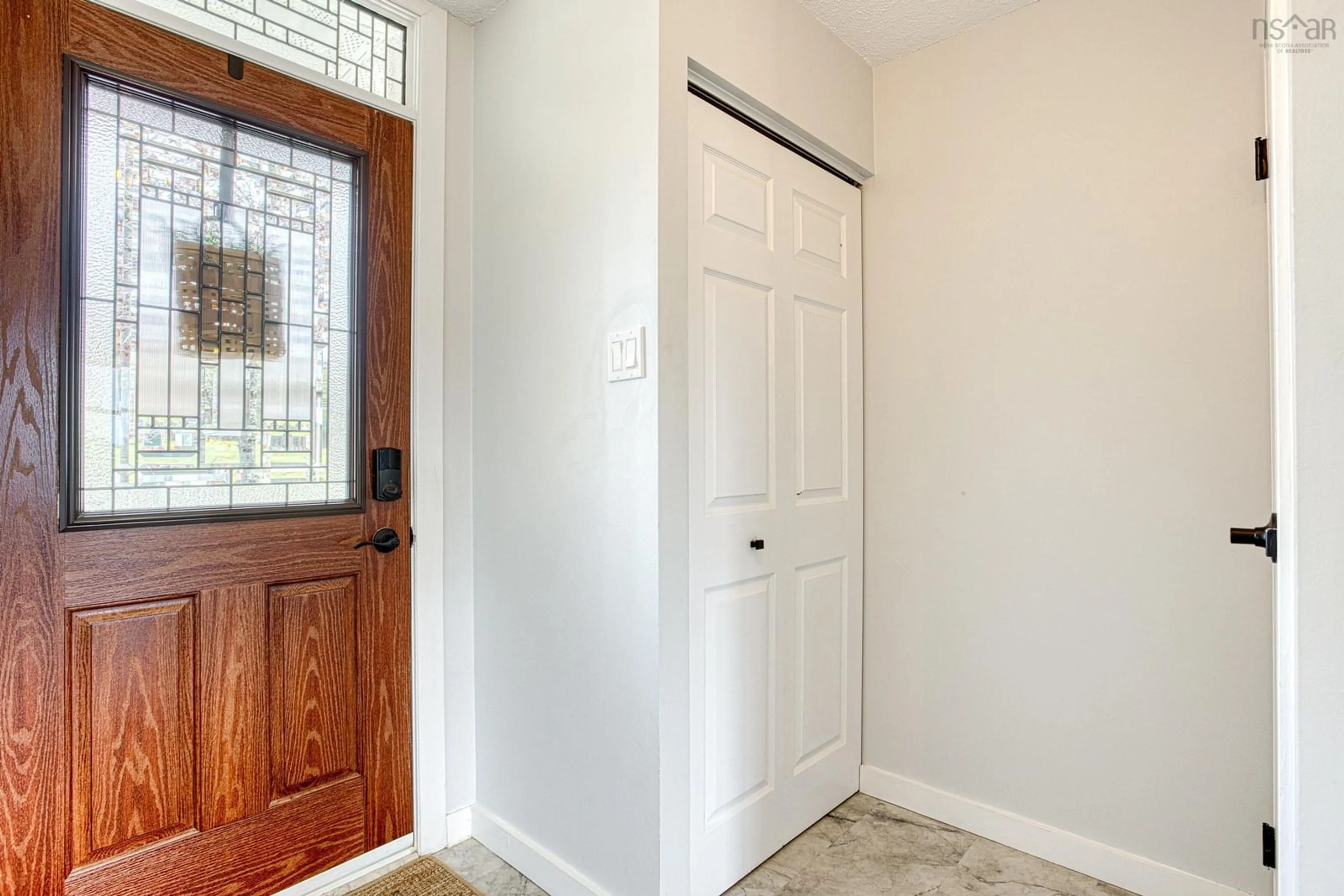 Indoor entryway for 5513 Sentinel Sq, Halifax Nova Scotia B3K 4A8