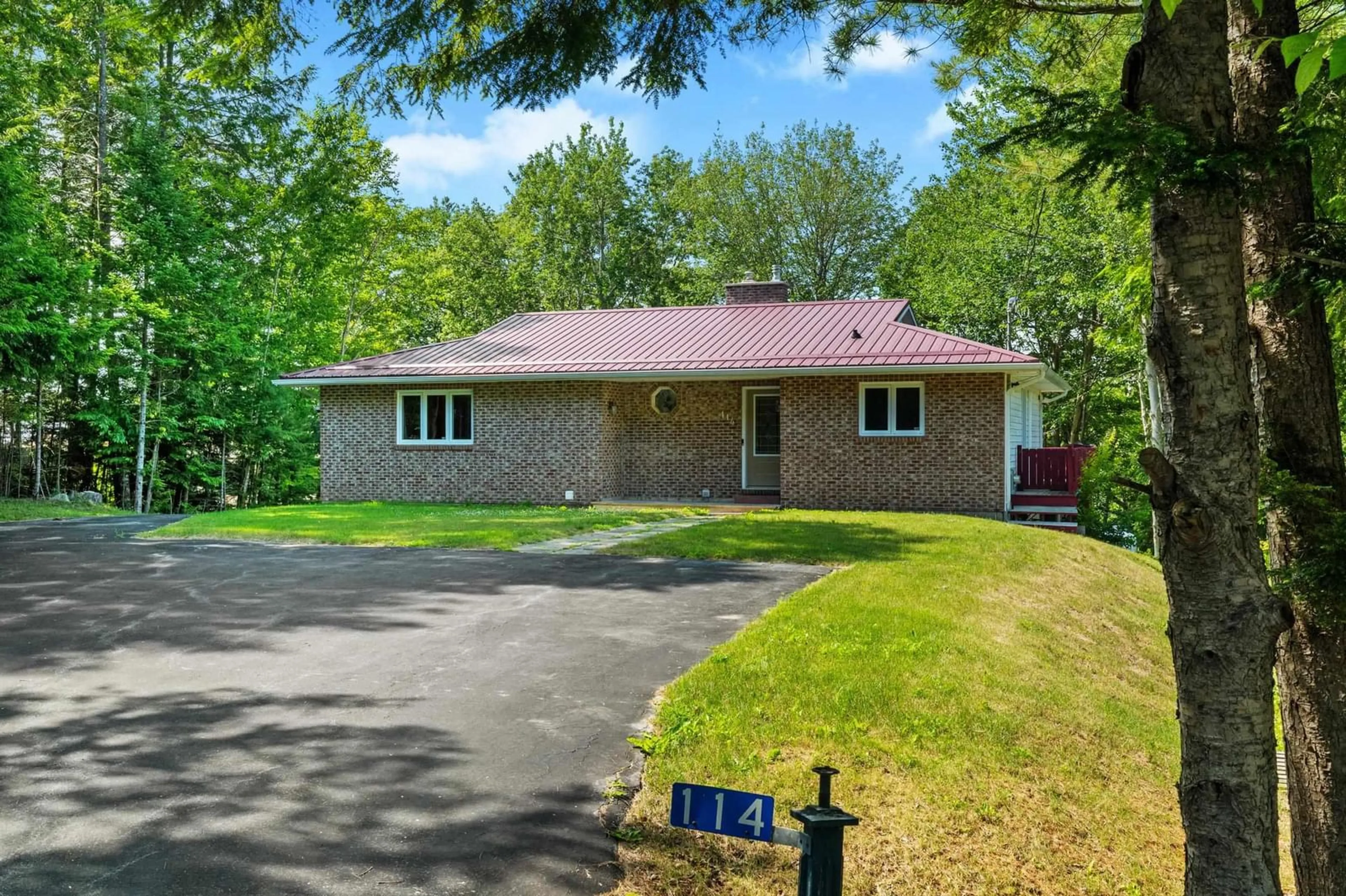A pic from outside/outdoor area/front of a property/back of a property/a pic from drone, street for 114 Joyce Crt, Lake Echo Nova Scotia B3E 1A9