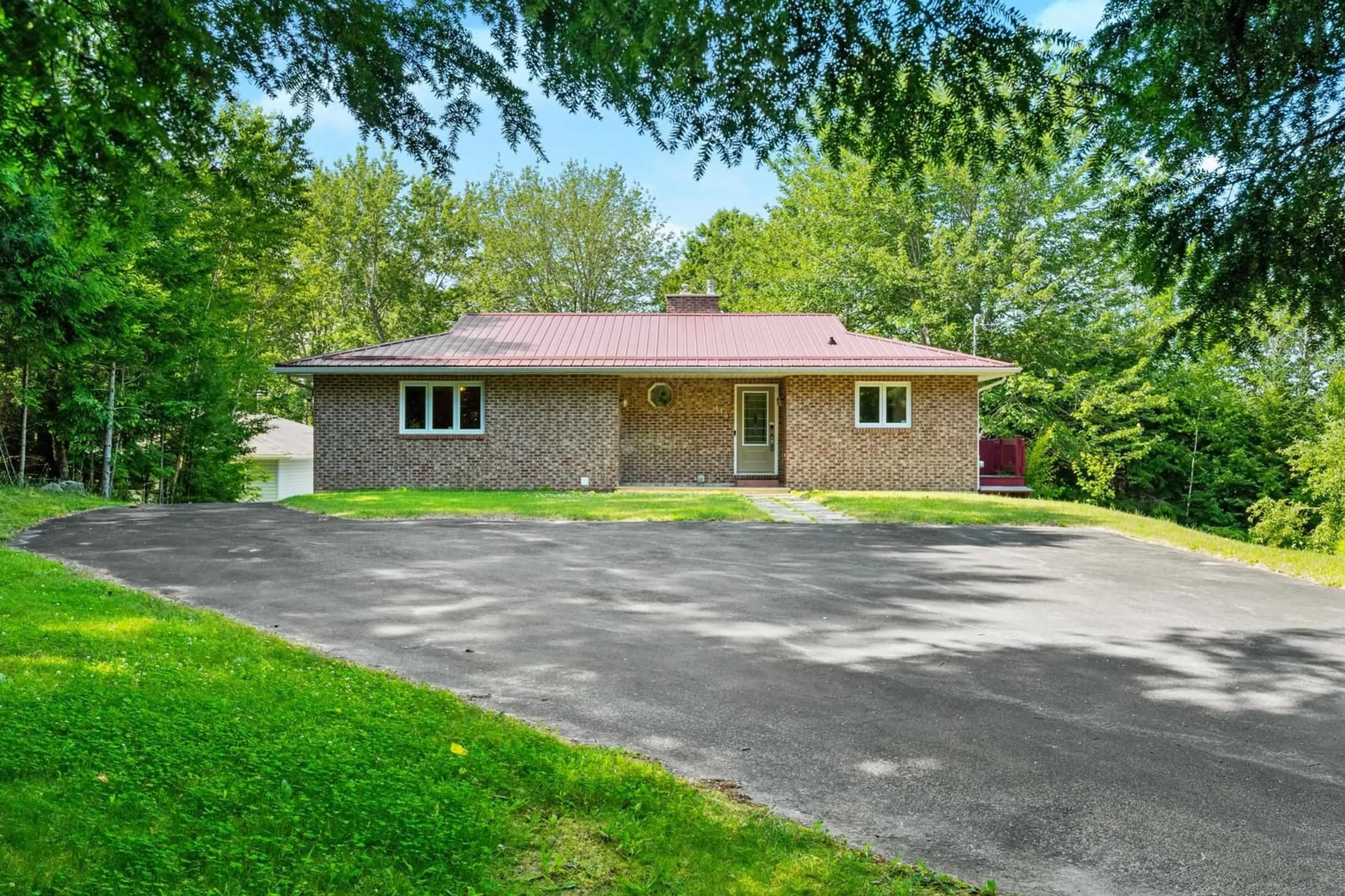 A pic from outside/outdoor area/front of a property/back of a property/a pic from drone, street for 114 Joyce Crt, Lake Echo Nova Scotia B3E 1A9