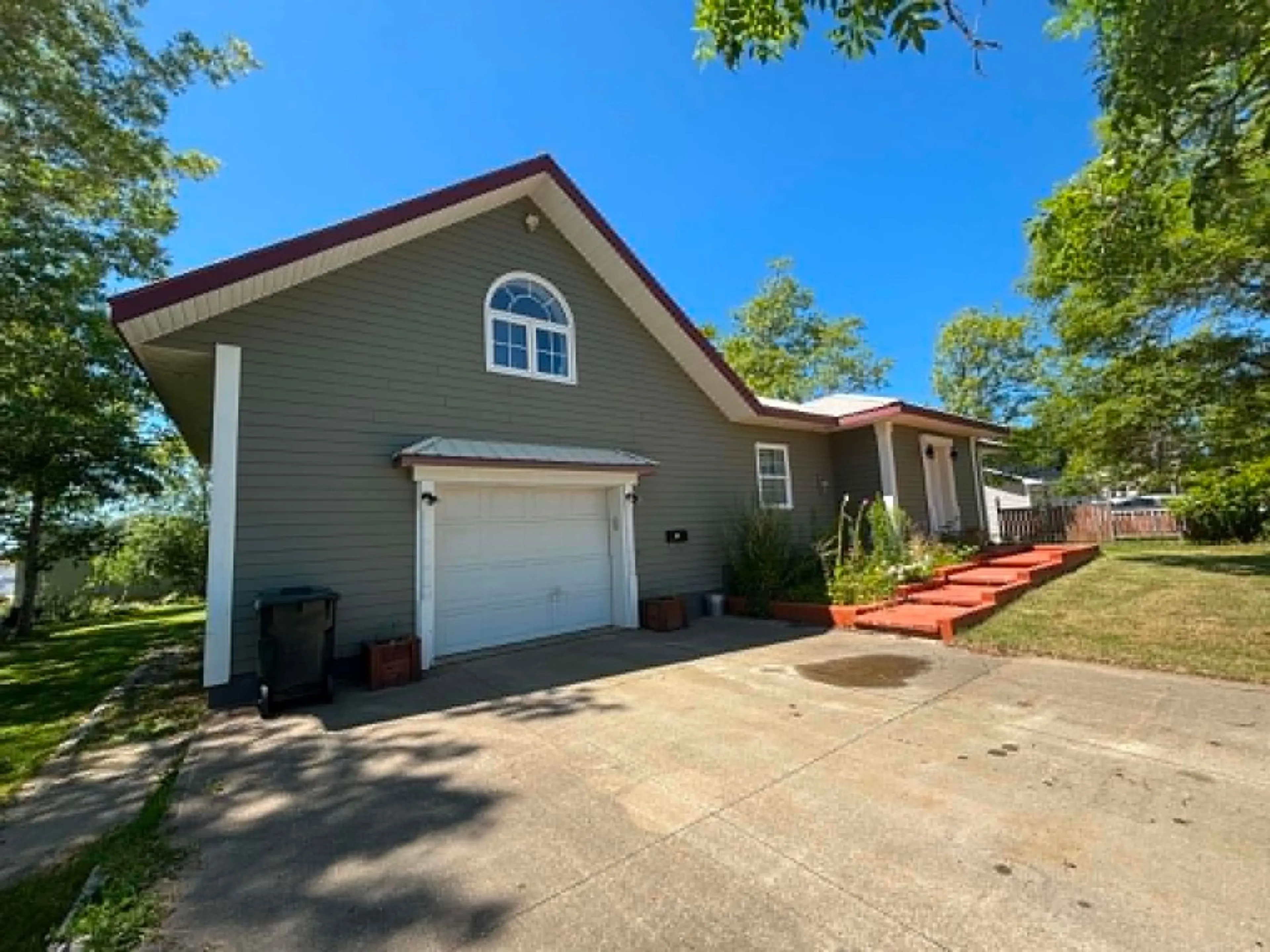 Unknown for 34 Clements Ave, Yarmouth Nova Scotia B5A 2L7