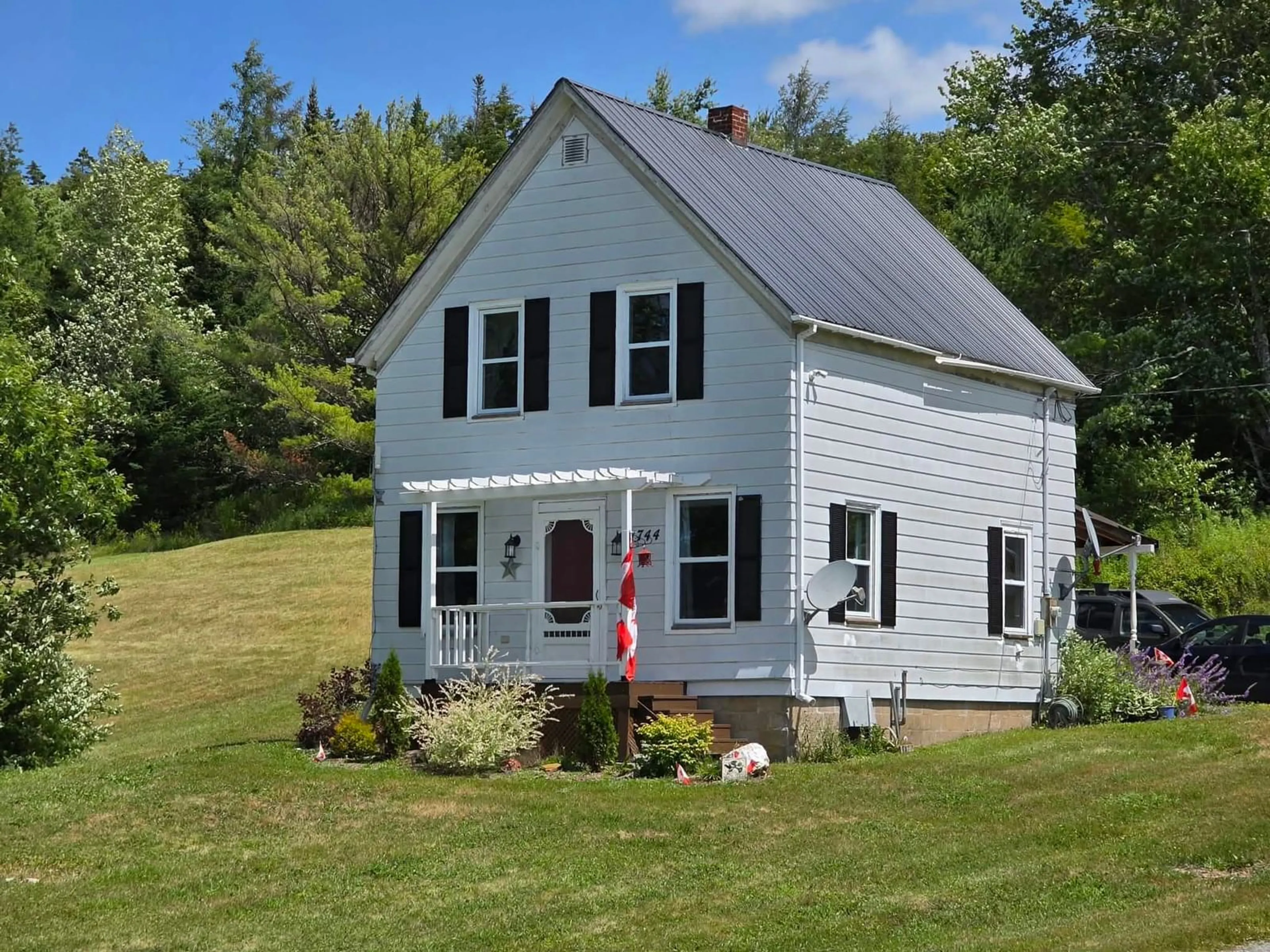 Home with vinyl exterior material, unknown for 1744 Highway 336, Dean Nova Scotia B0N 2M0