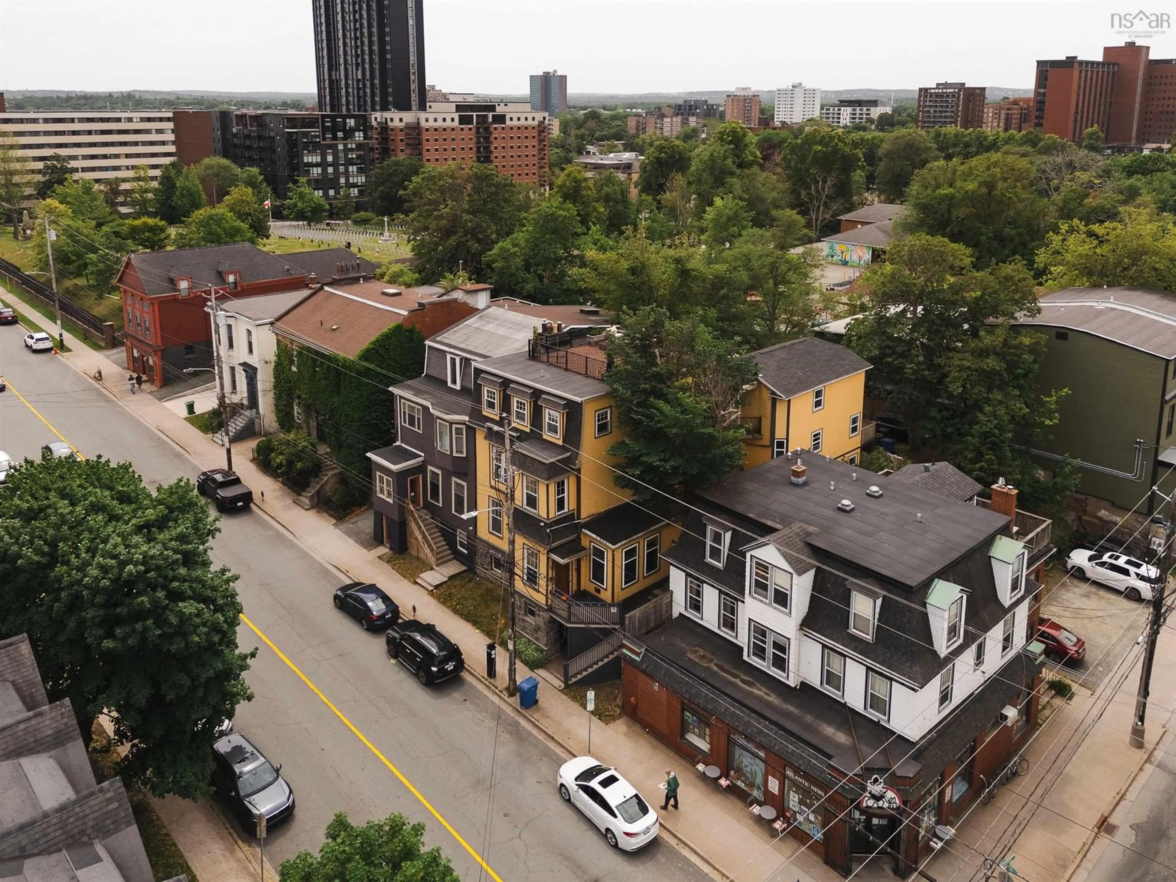 A pic from outside/outdoor area/front of a property/back of a property/a pic from drone, city buildings view from balcony for 1278 Queen St, Halifax Nova Scotia B3J 2H4