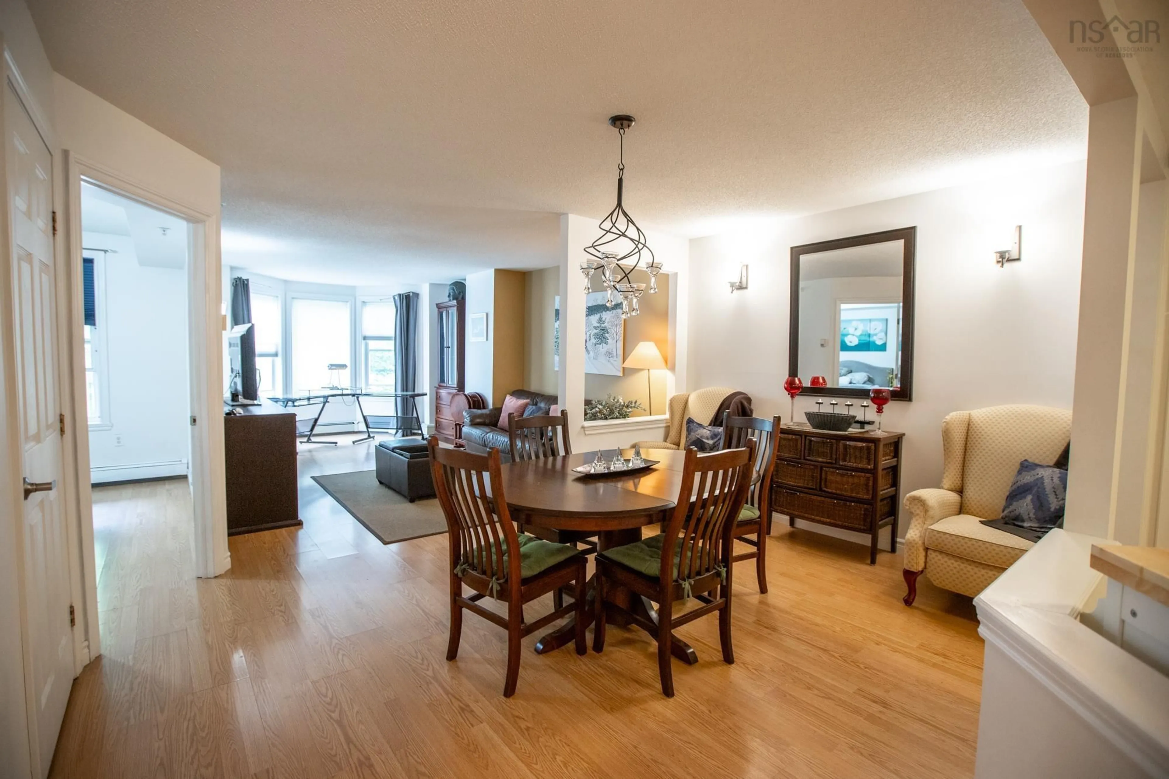Dining room, wood/laminate floor for 1041 Wellington St #204, Halifax Nova Scotia B3H 4P5