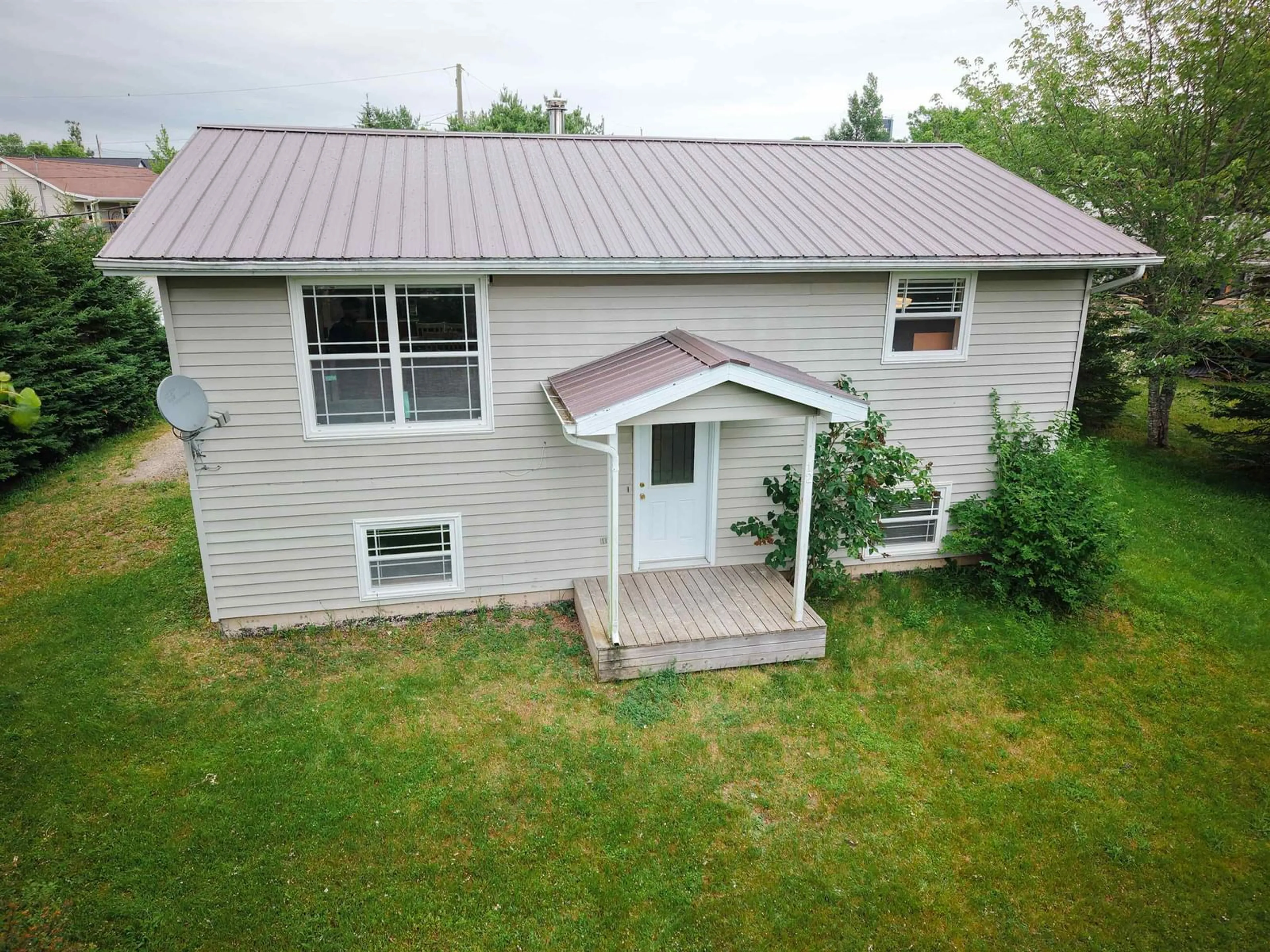 A pic from outside/outdoor area/front of a property/back of a property/a pic from drone, building for 3 Windcrest Ave, Stewiacke Nova Scotia B0N 2J0