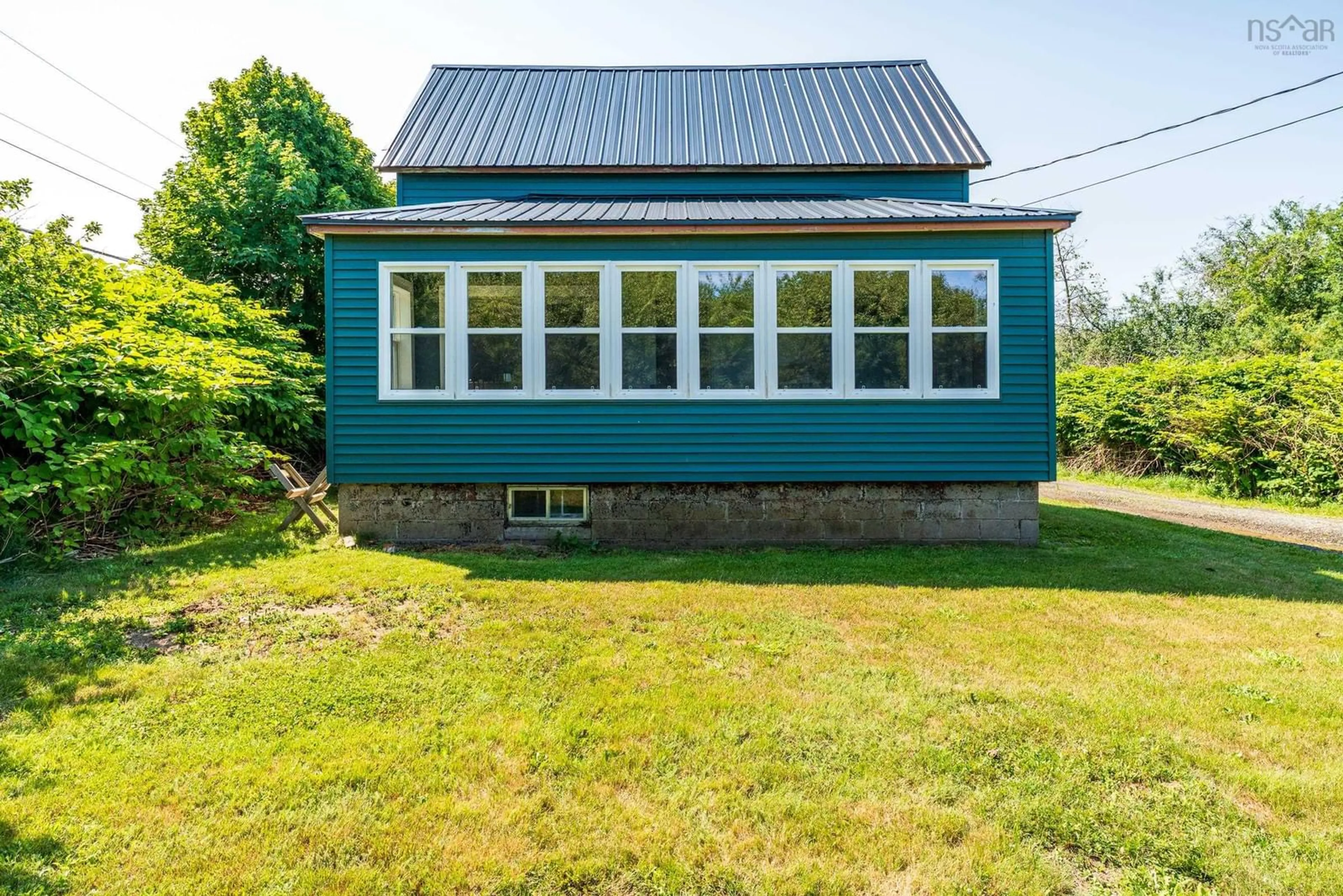 Home with vinyl exterior material, building for 69 Church Street, Digby Nova Scotia B0V 1A0