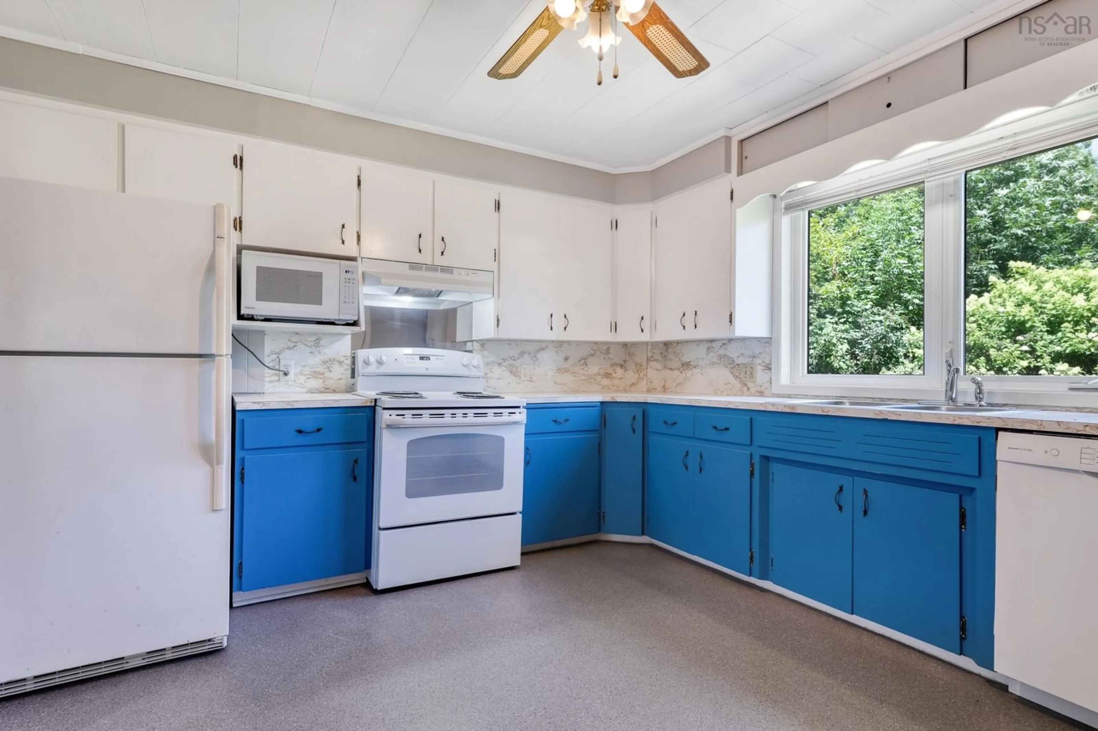 Standard kitchen, ceramic/tile floor for 20 Pine St, Bridgewater Nova Scotia B4V 1X5