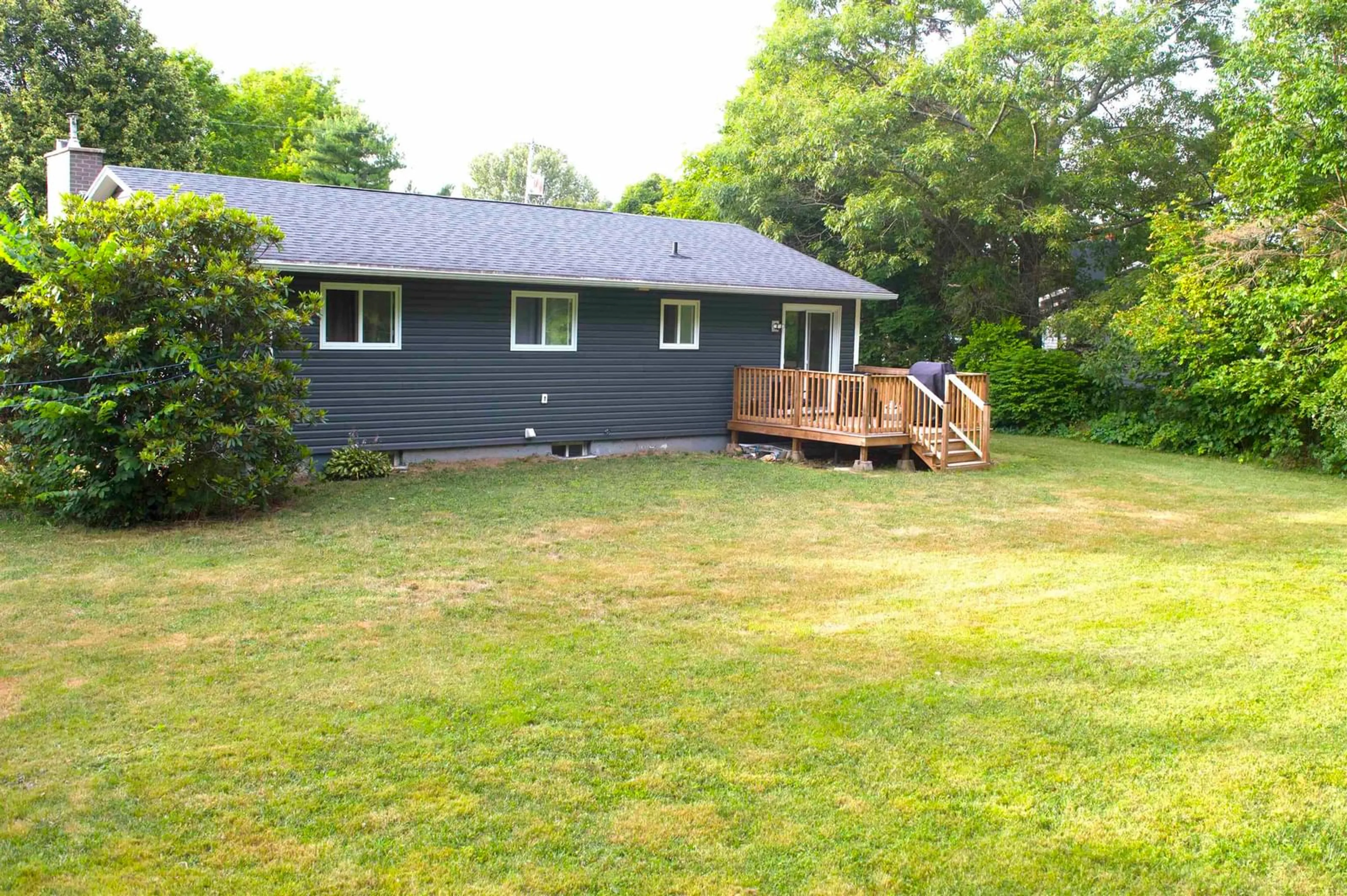 A pic from outside/outdoor area/front of a property/back of a property/a pic from drone, unknown for 54 Milne Ave, New Minas Nova Scotia B4N 3Z5