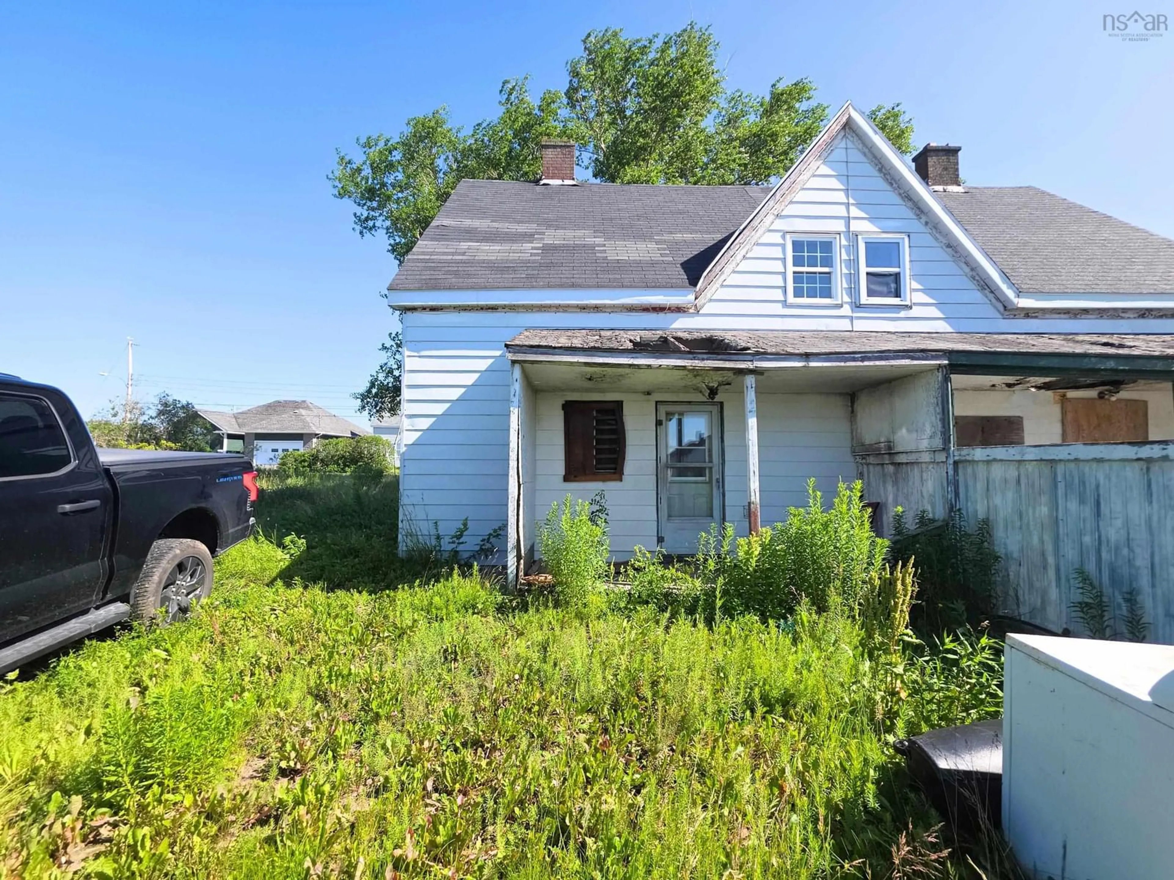 A pic from outside/outdoor area/front of a property/back of a property/a pic from drone, street for 204 Mansfield St, Glace Bay Nova Scotia B1A 3N8