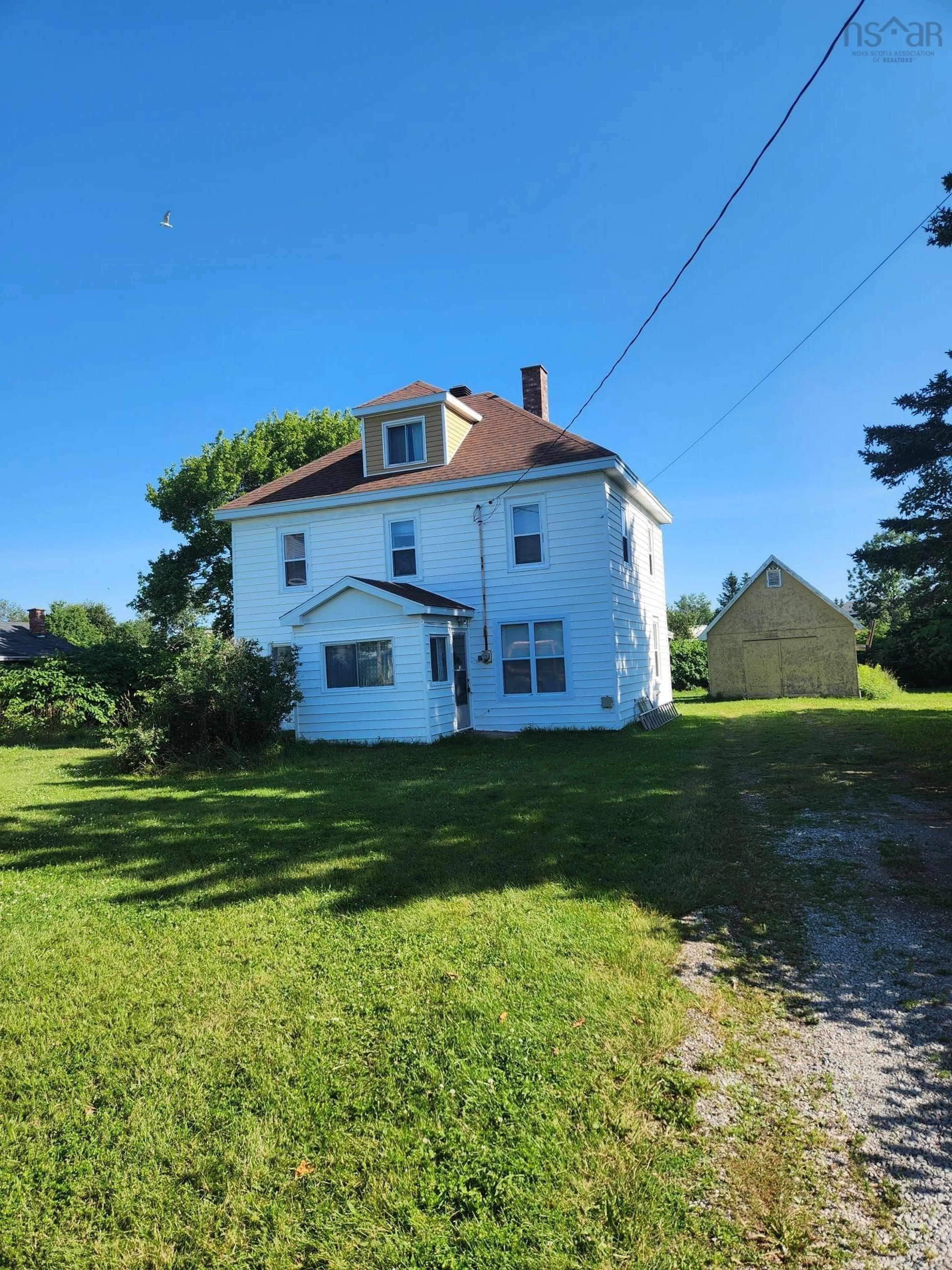 A pic from outside/outdoor area/front of a property/back of a property/a pic from drone, building for 35 Regent St, North Sydney Nova Scotia B2A 2E7