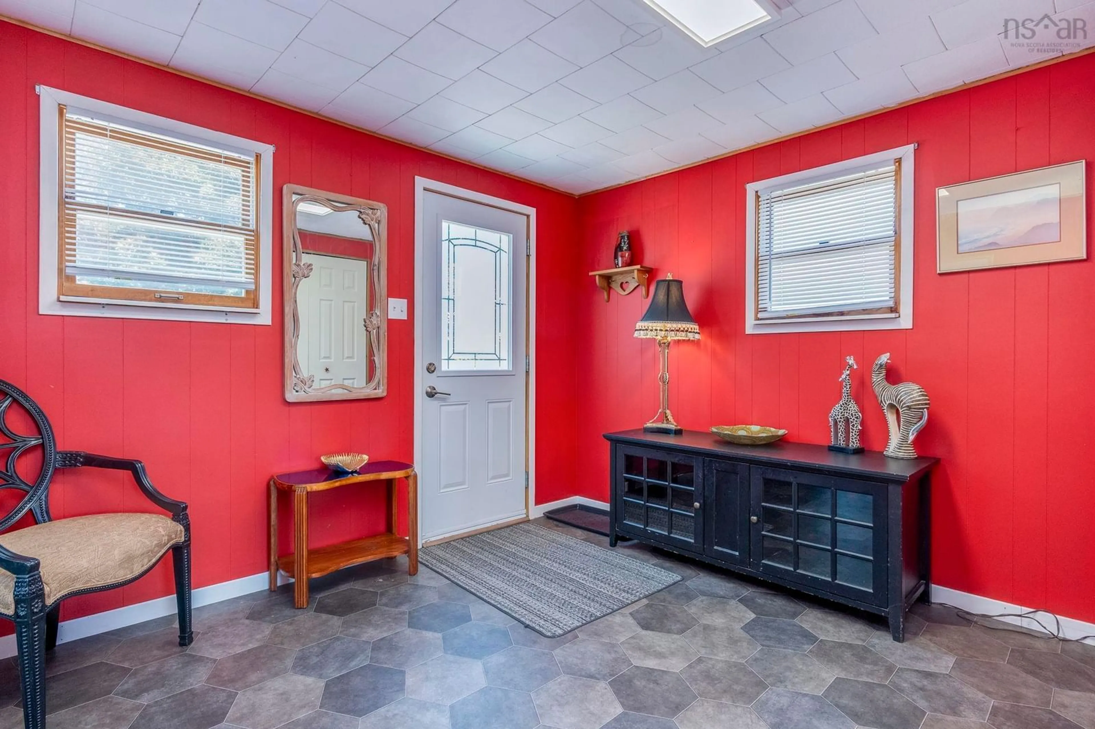 Indoor entryway for 7426 1 Hwy, Upper Granville Nova Scotia B0S 1C0