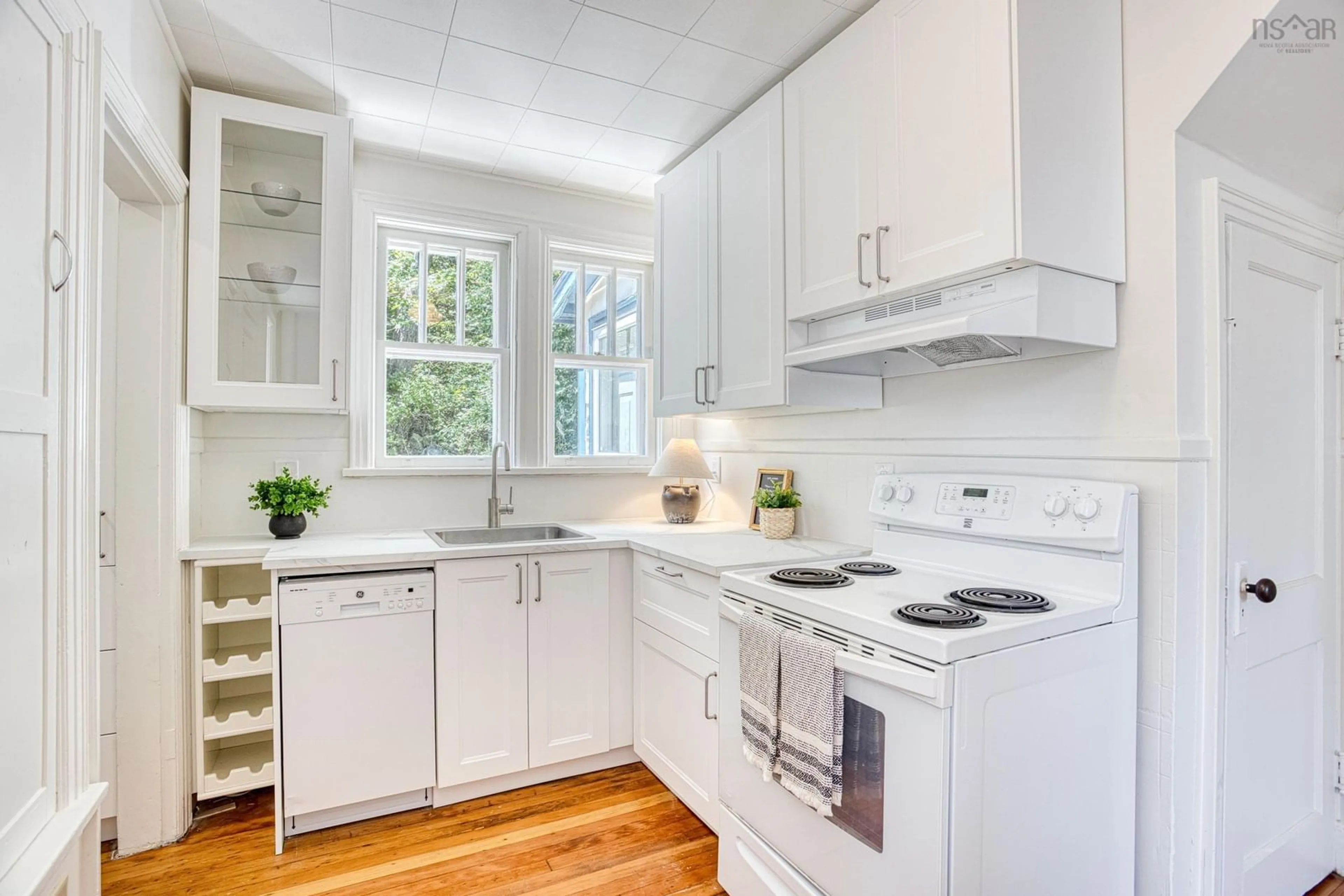 Standard kitchen, unknown for 19/21 Knollwood Lane, Halifax Nova Scotia B3N 1X1