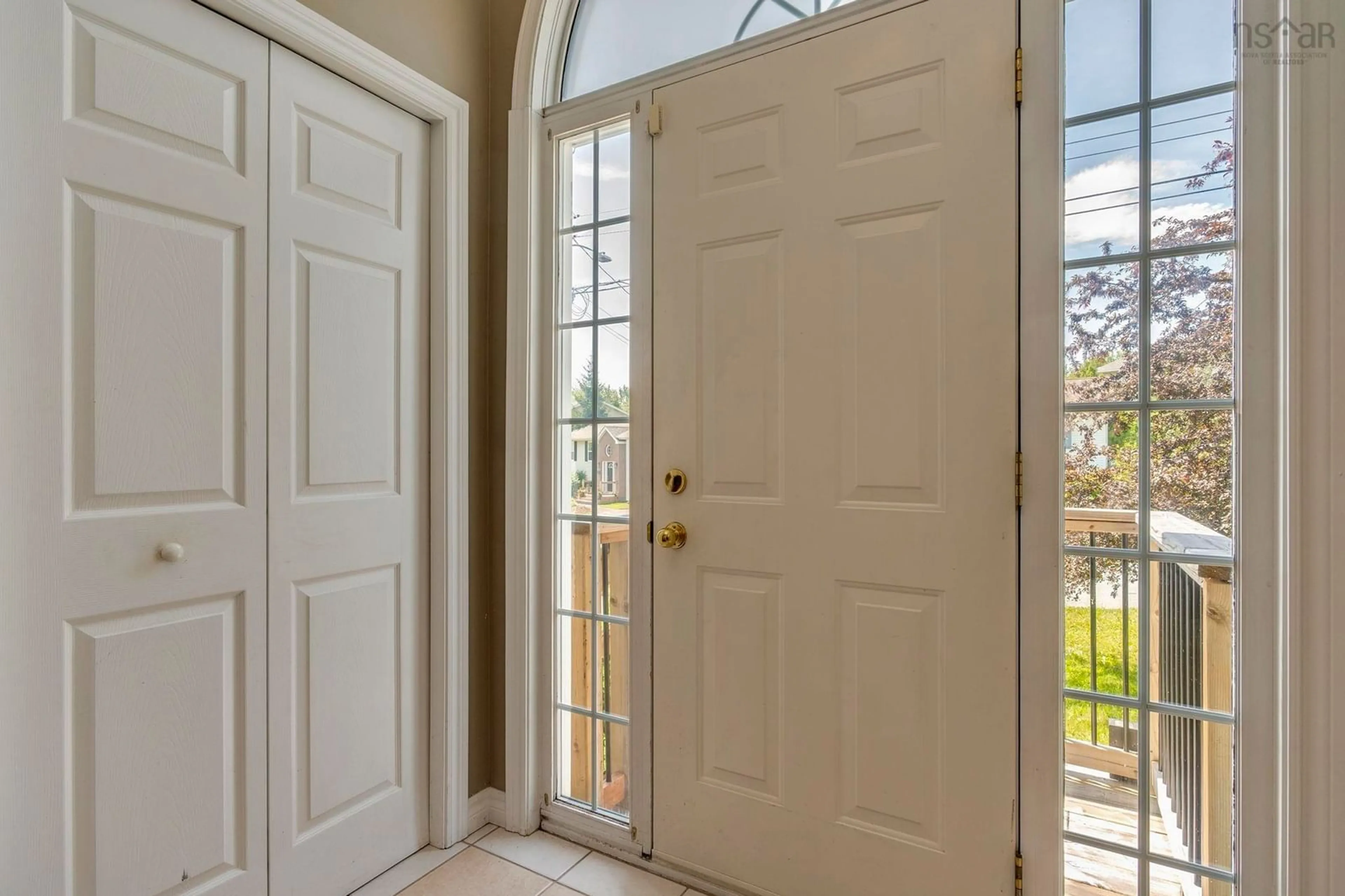 Indoor entryway for 16 Quindora Cres, Dartmouth Nova Scotia B2W 6G3