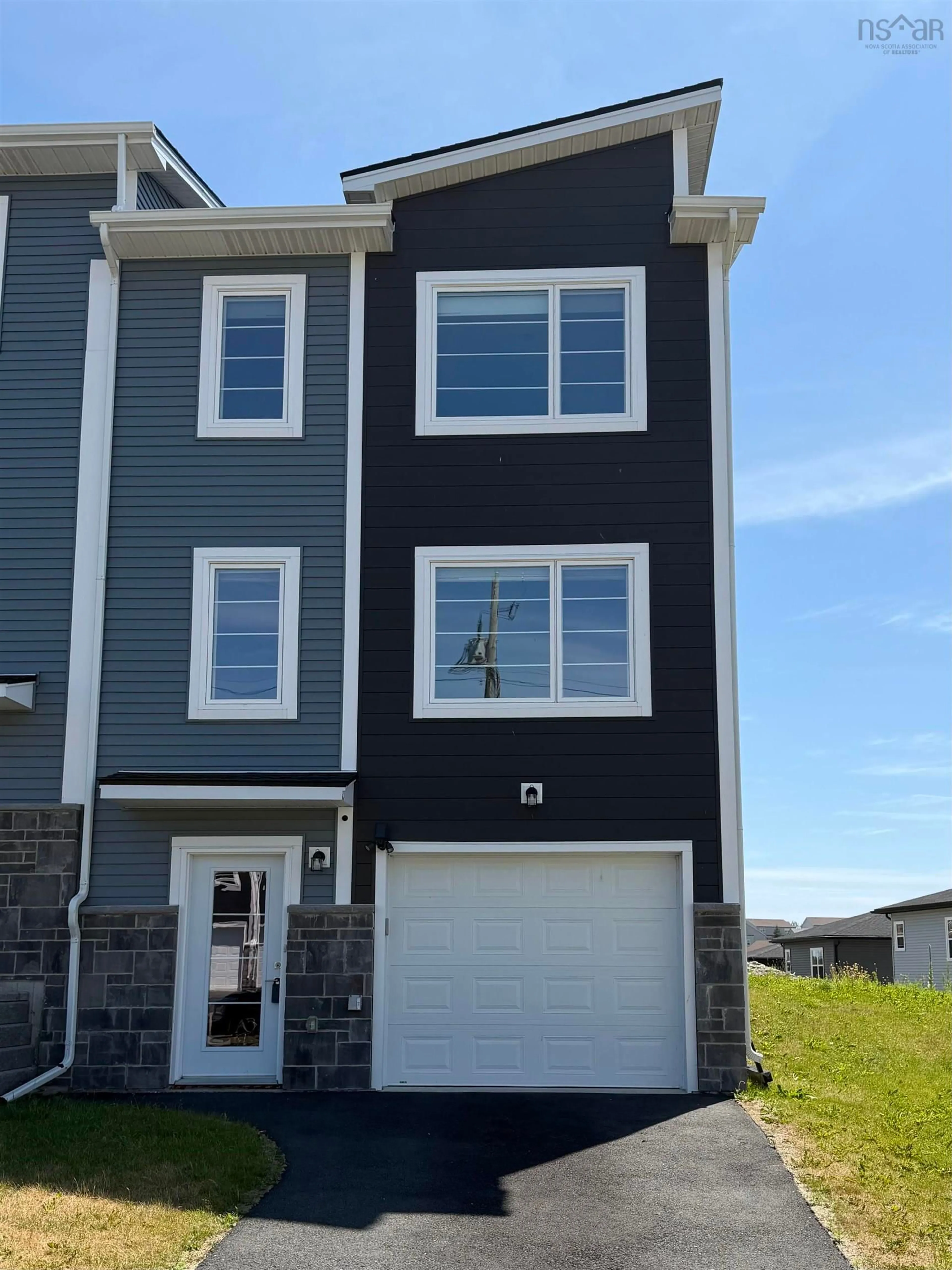 Home with vinyl exterior material, street for 17 Grosse St, Beechville Nova Scotia B3T 0M7