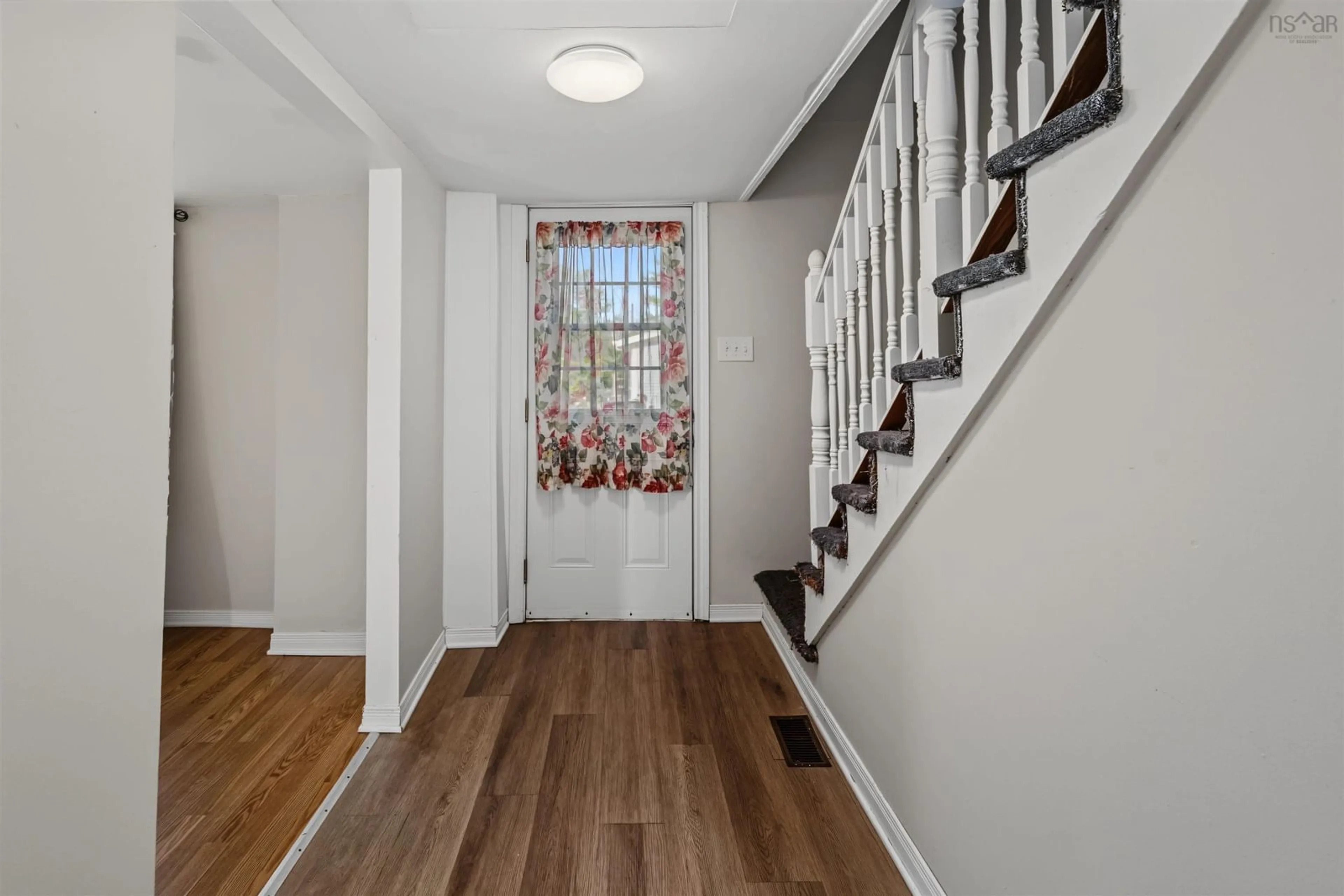 Indoor entryway for 4 Mcpherson St, Glace Bay Nova Scotia B1A 2A7