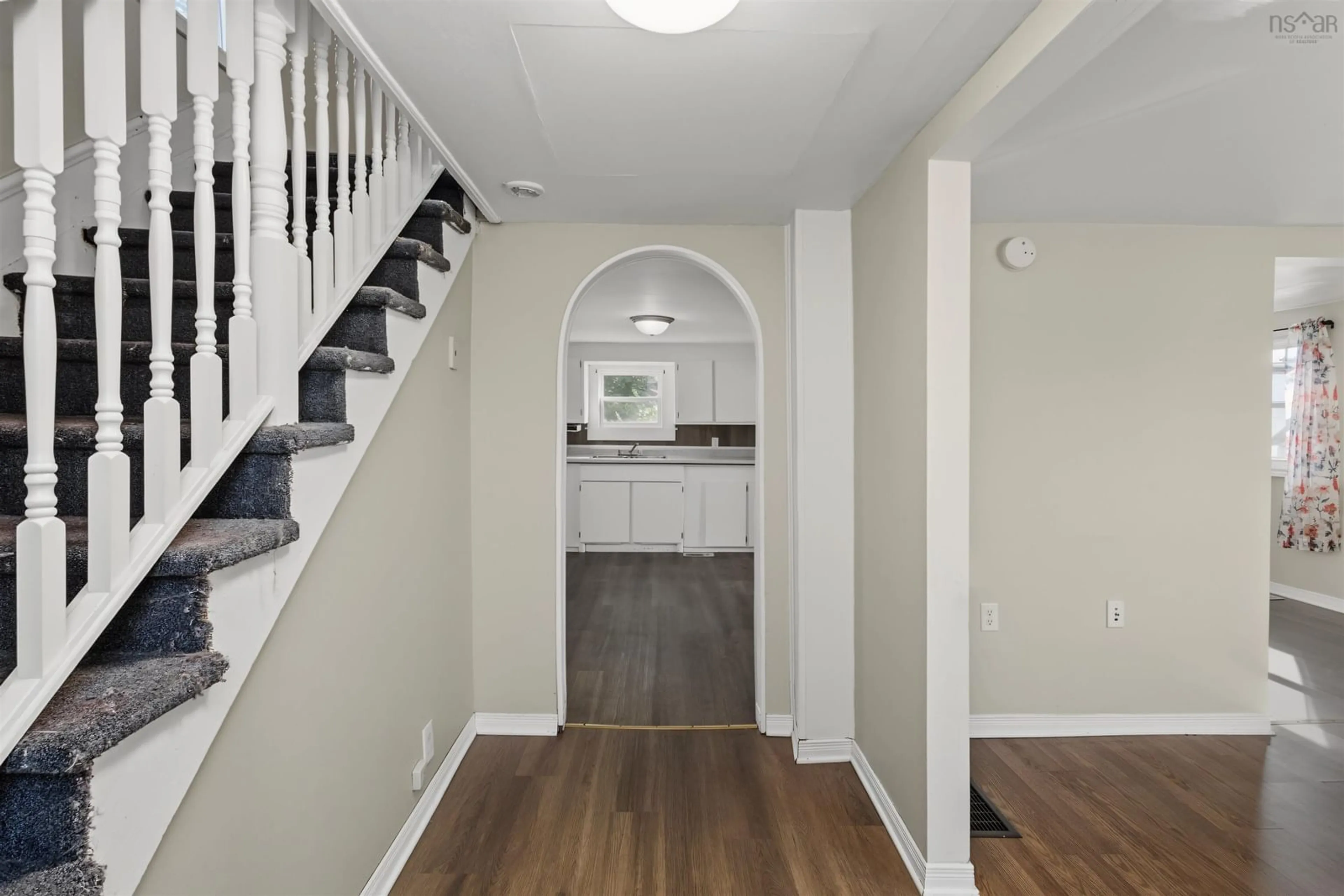 Indoor entryway for 4 Mcpherson St, Glace Bay Nova Scotia B1A 2A7