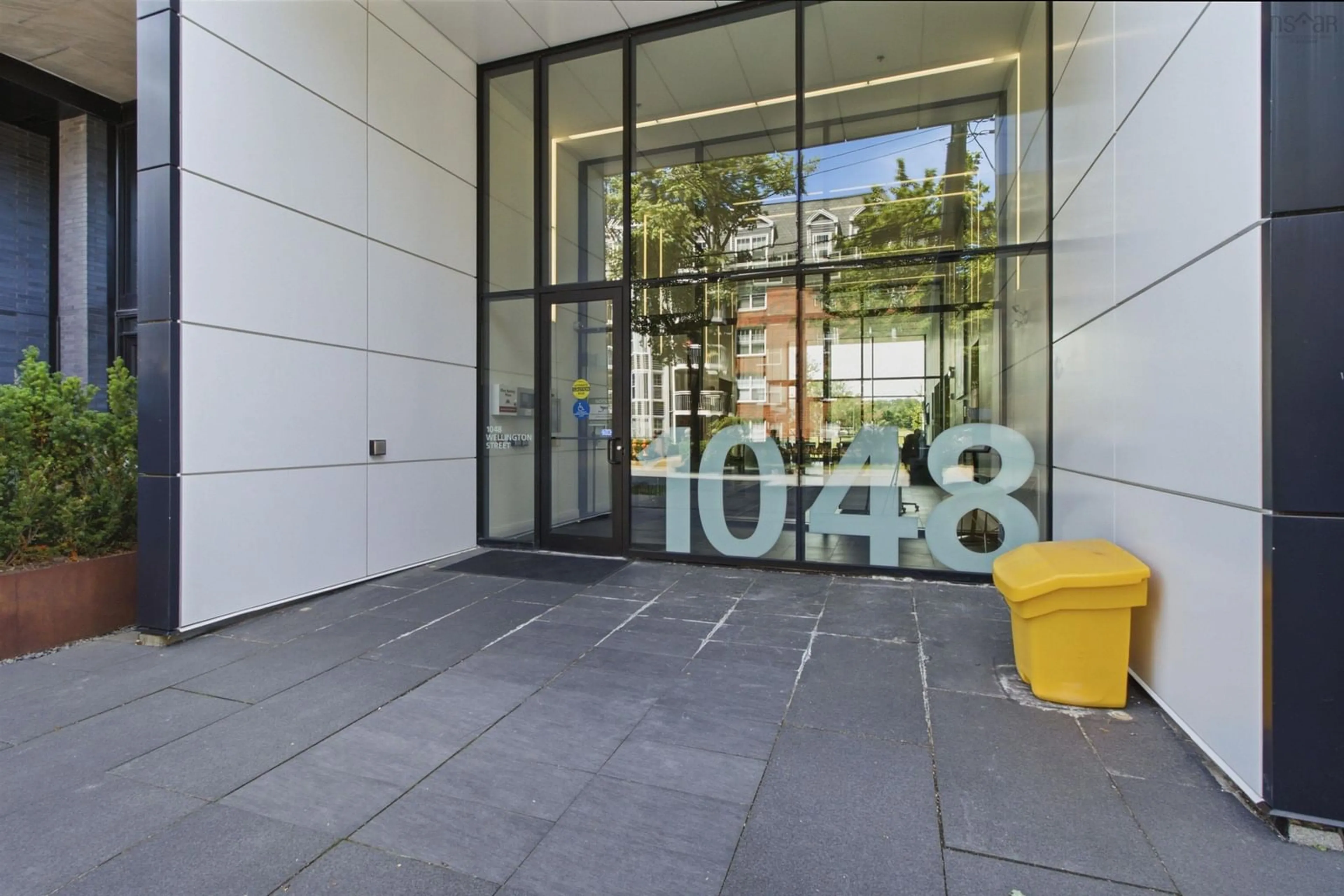 Indoor foyer for 1048 Wellington St #508, Halifax Nova Scotia B3H 0C2
