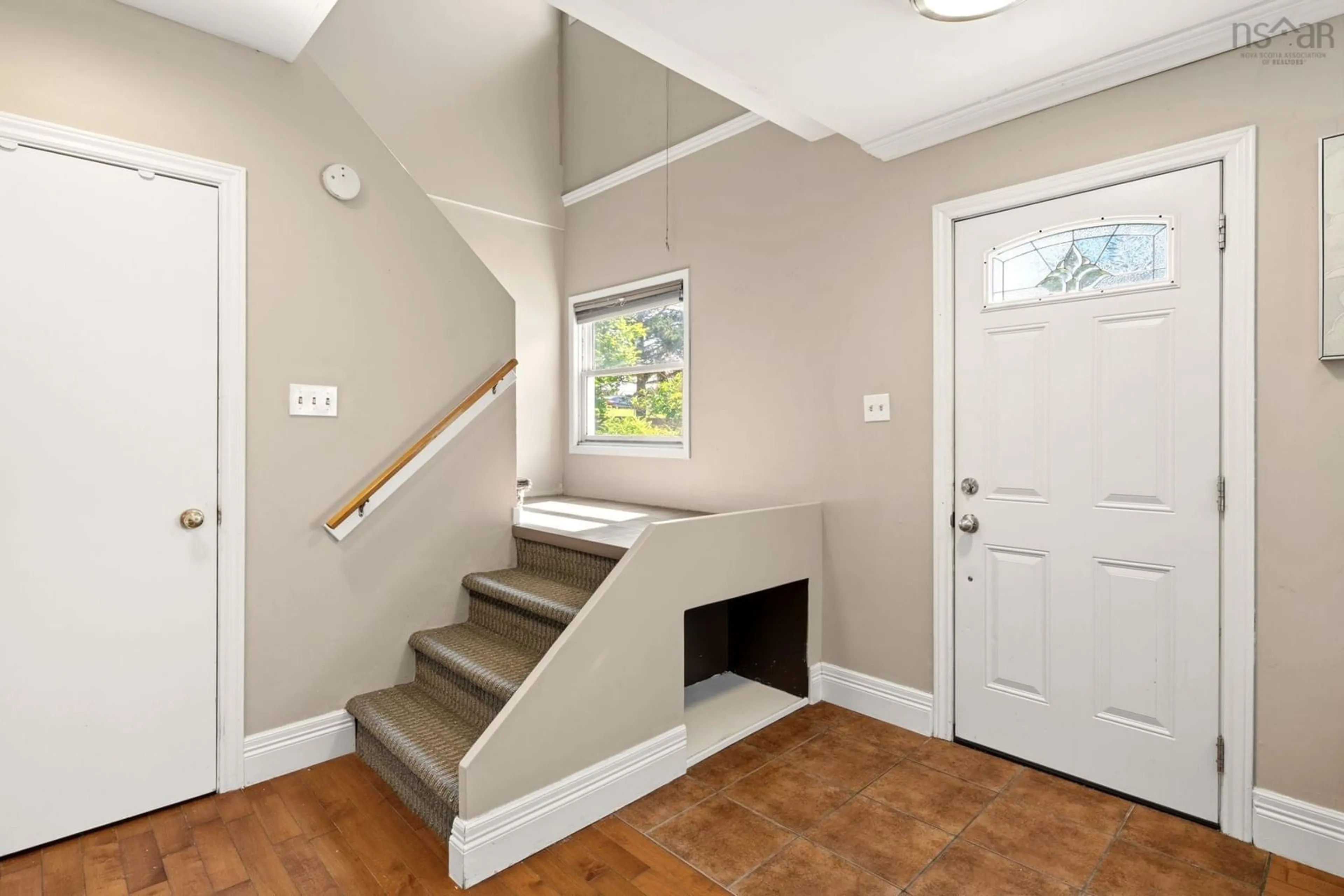 Indoor entryway for 75 Courtney Rd, Dartmouth Nova Scotia B3A 4C3