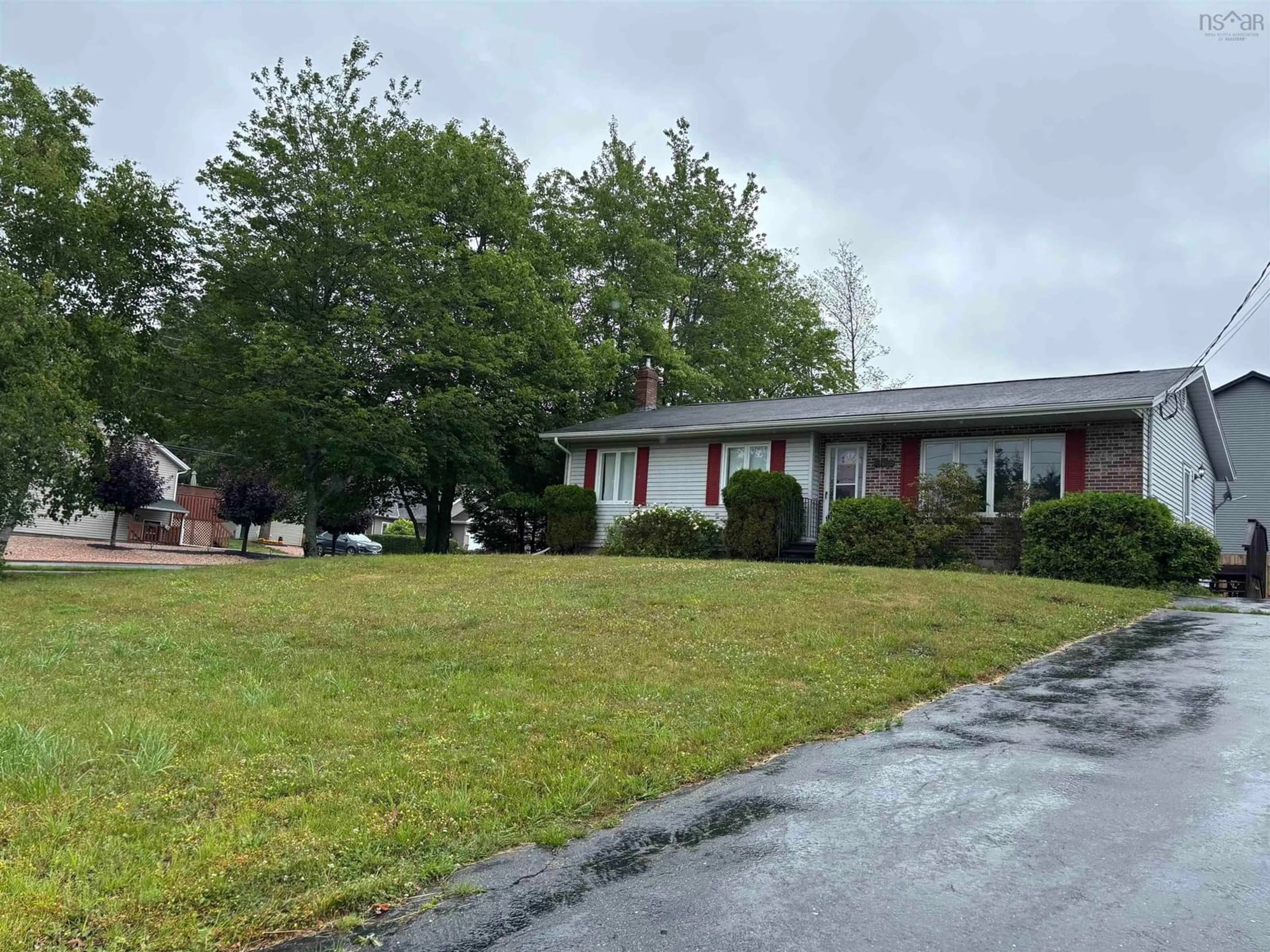 A pic from outside/outdoor area/front of a property/back of a property/a pic from drone, street for 264 Hollingsworth Dr, Bridgewater Nova Scotia B4V 3V2