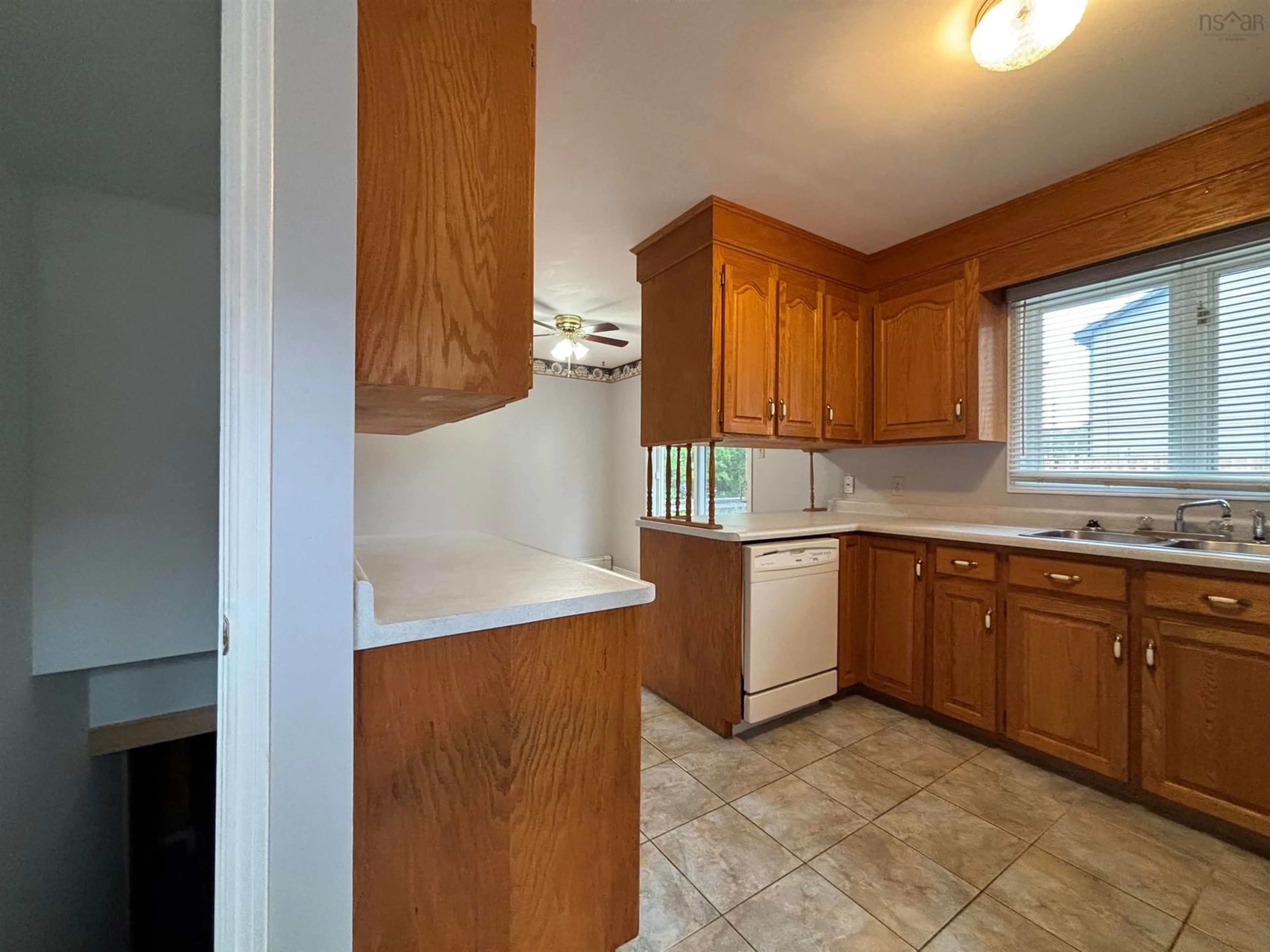Standard kitchen, unknown for 264 Hollingsworth Dr, Bridgewater Nova Scotia B4V 3V2