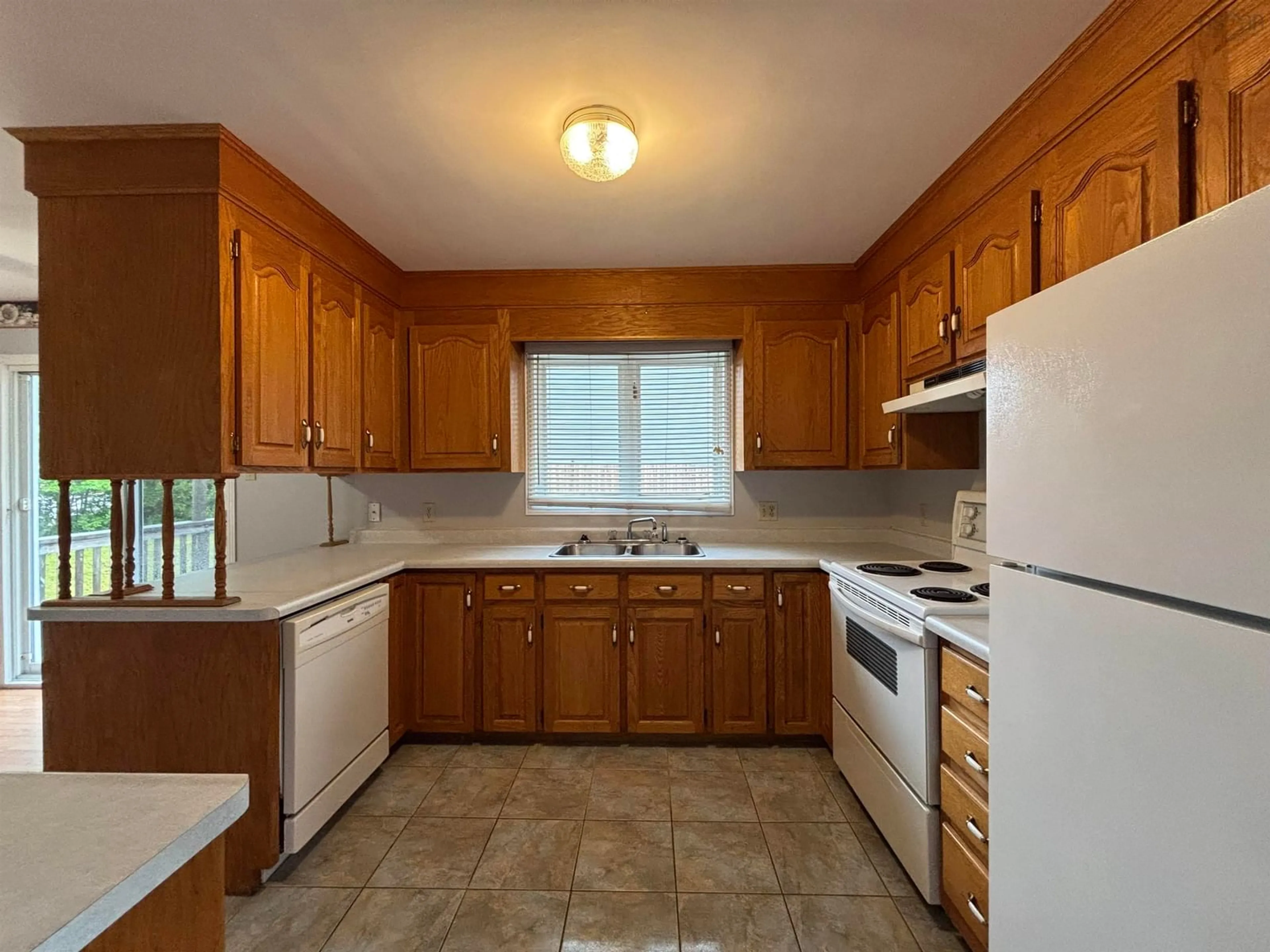 Standard kitchen, unknown for 264 Hollingsworth Dr, Bridgewater Nova Scotia B4V 3V2